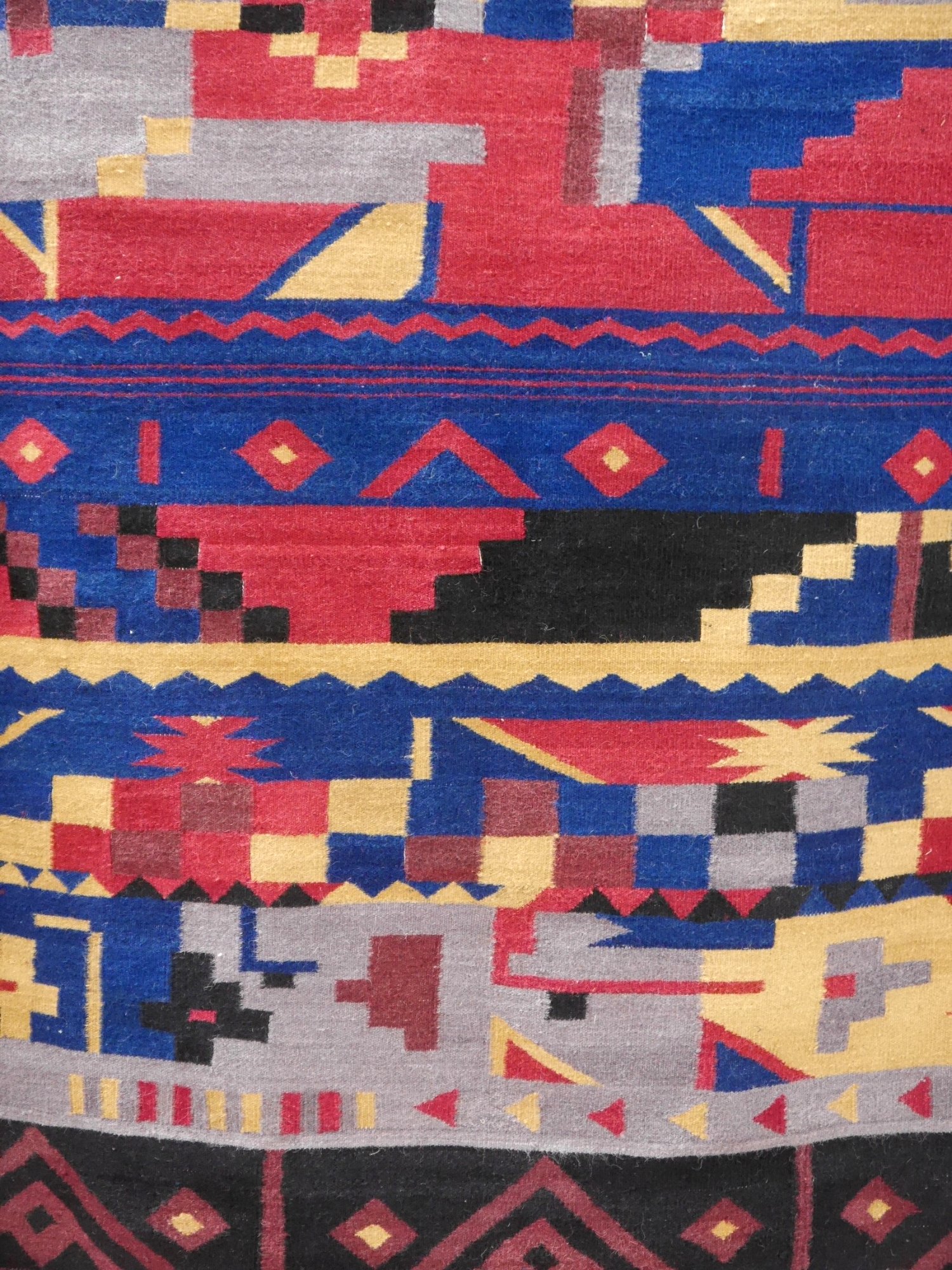 Vintage kilim rug