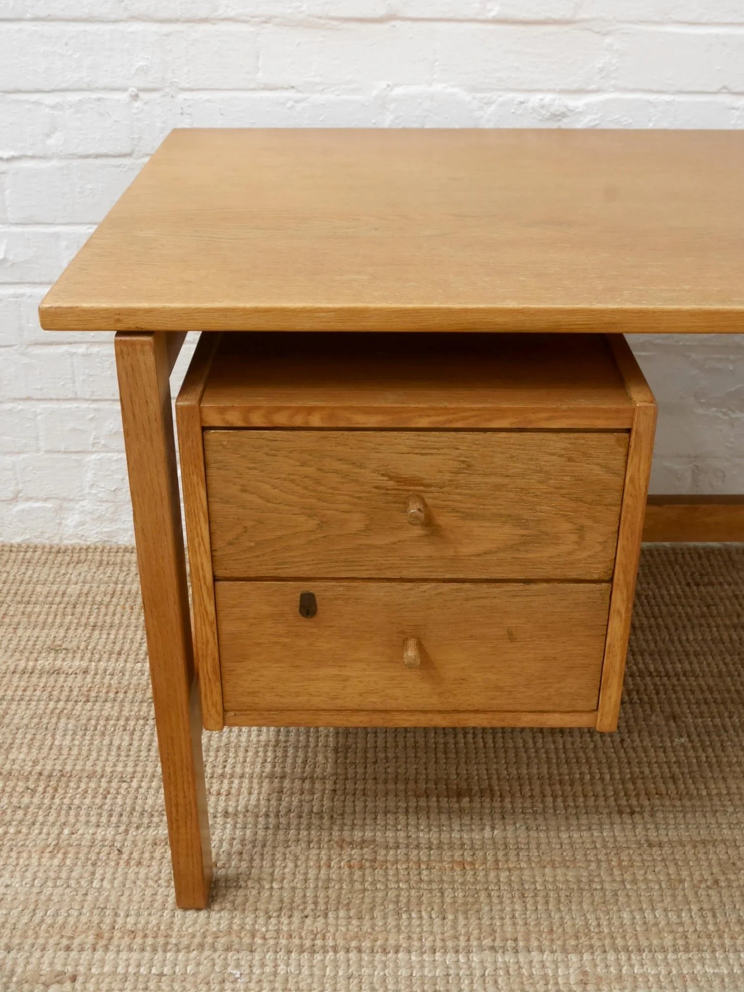 Hans Wegner GE 125 desk