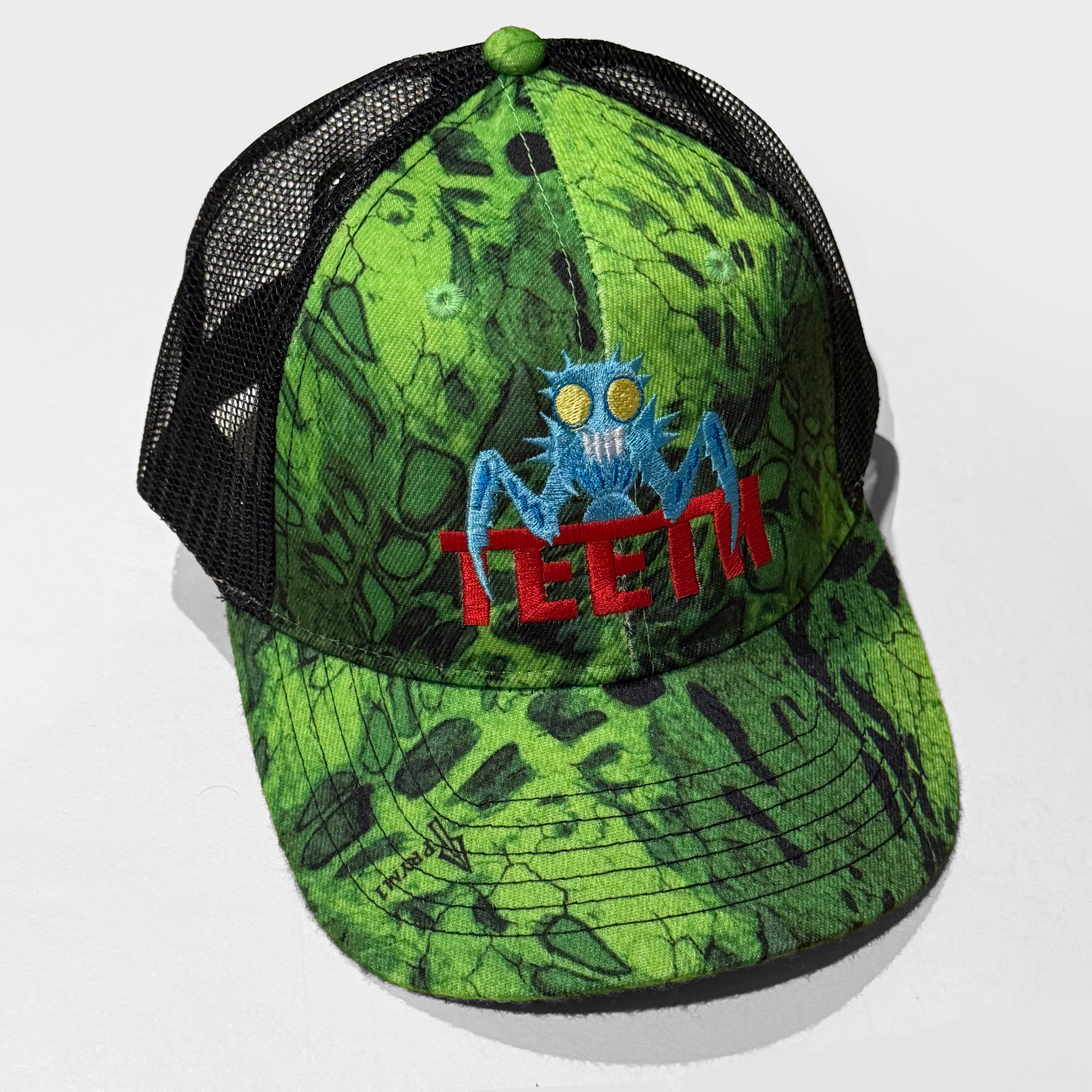 Mantis Hat Neon Camo.png