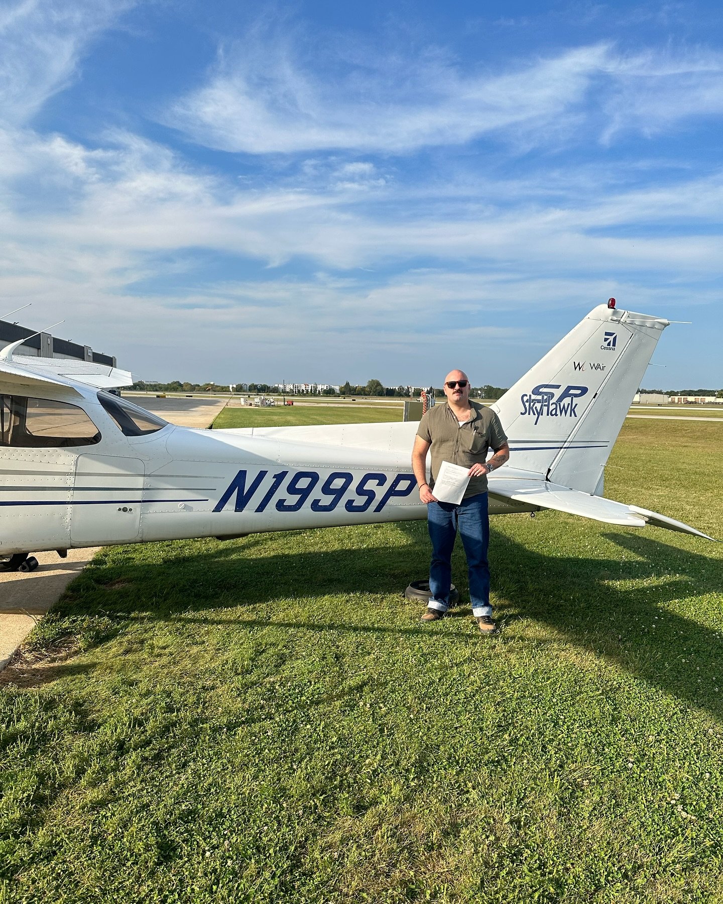 And another one! Congratulations to Jonathan who is now officially a private pilot after passing his check ride yesterday! 🙌🙌🙌
.
.
.
#flightschool #pilotlife #flighttraining #goals