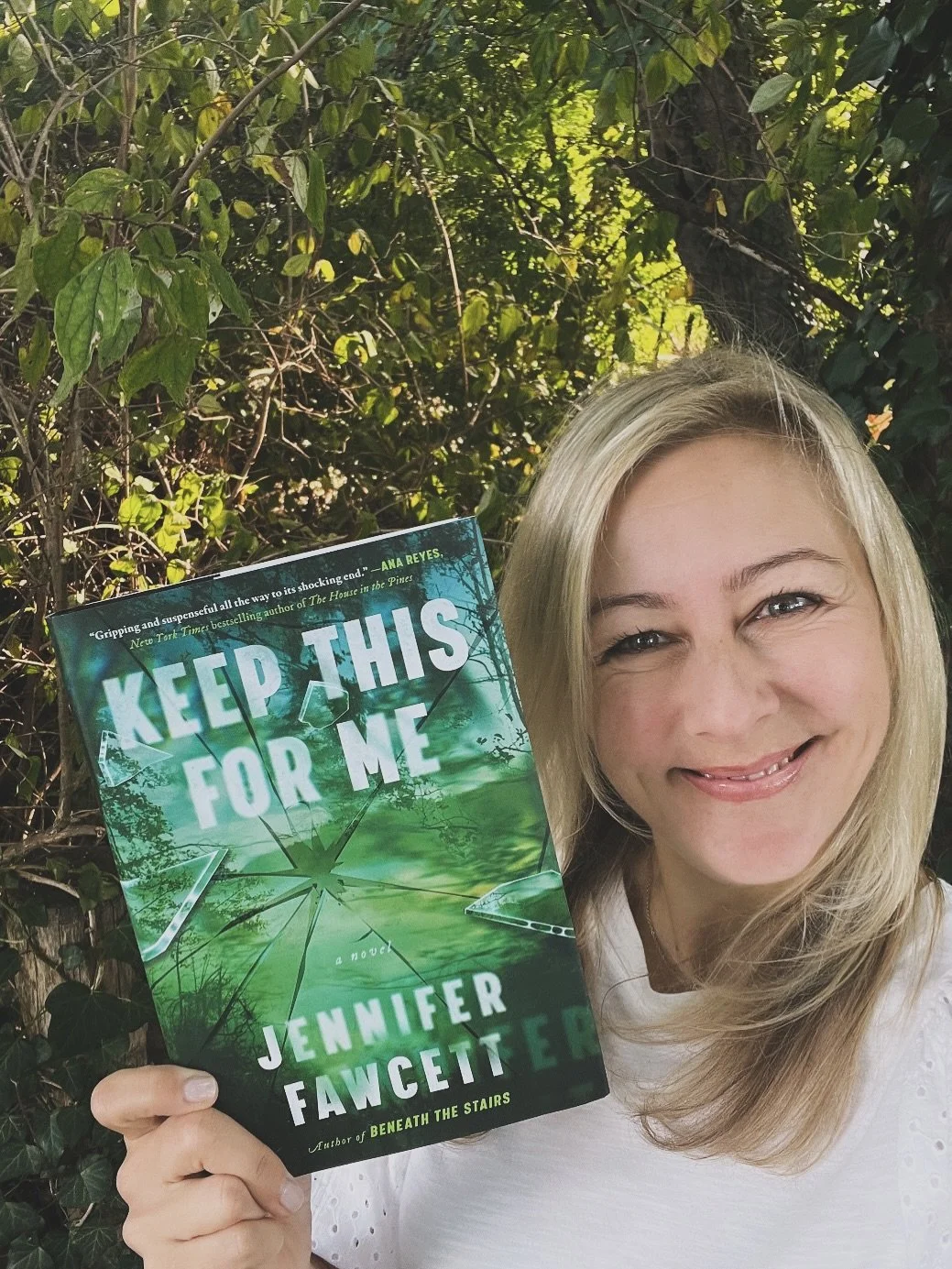 Happy pub day to @jenniferfawcett_author! 

What do you think of when you hear the words &ldquo;serial killer thriller?&rdquo; Whatever it is, I can guarantee that KEEP THIS FOR ME will surprise you. 

Featuring multiple timelines and three different