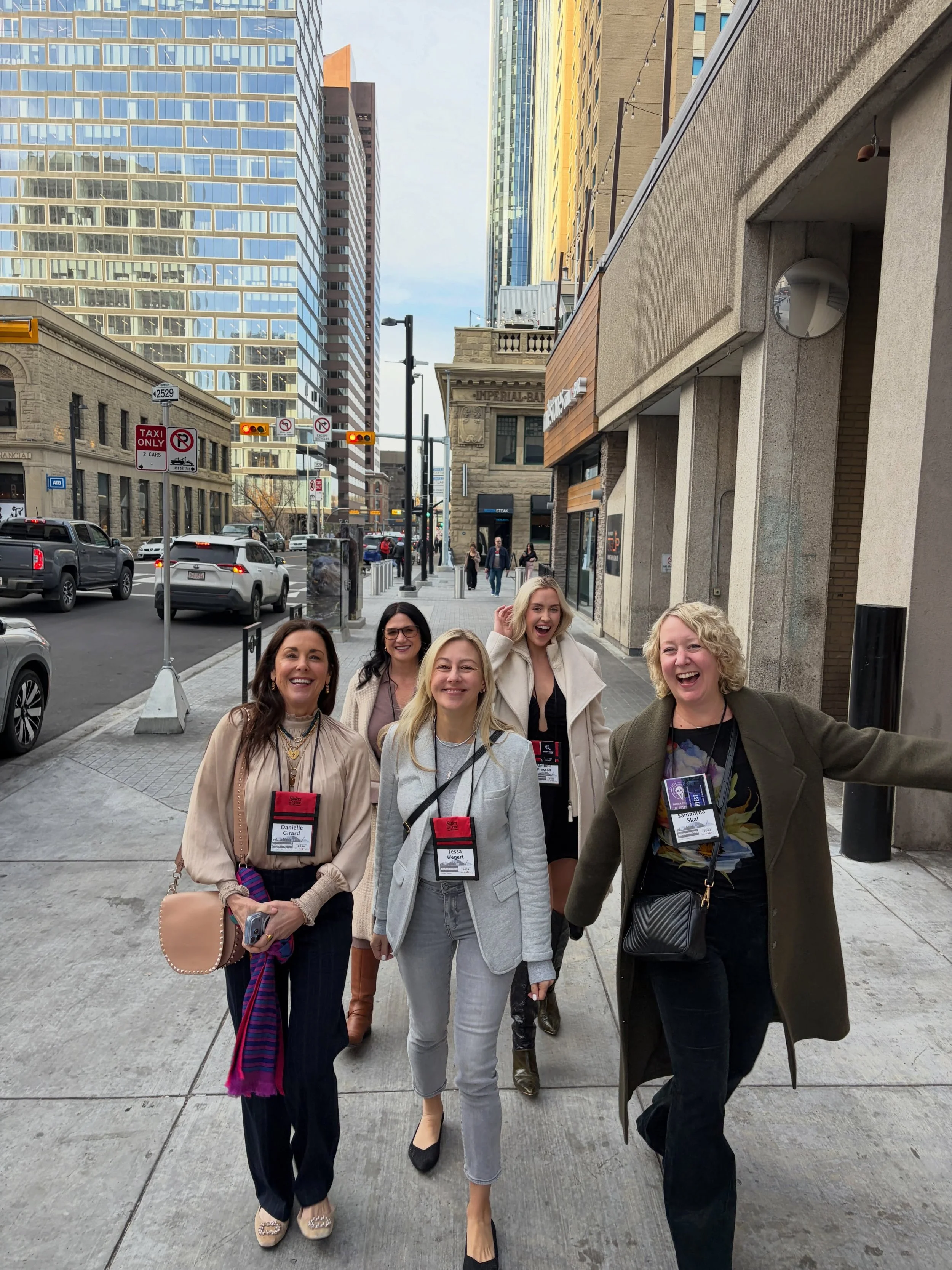 A few more favorite (ahem, favourite) moments from my favorite #bouchercon yet. What a seriously amazing group of people, all of whom I miss already. 
Thanks to Calgary and the whole @boucherconworldmystery team for an unforgettable few days! 🇨🇦❤️