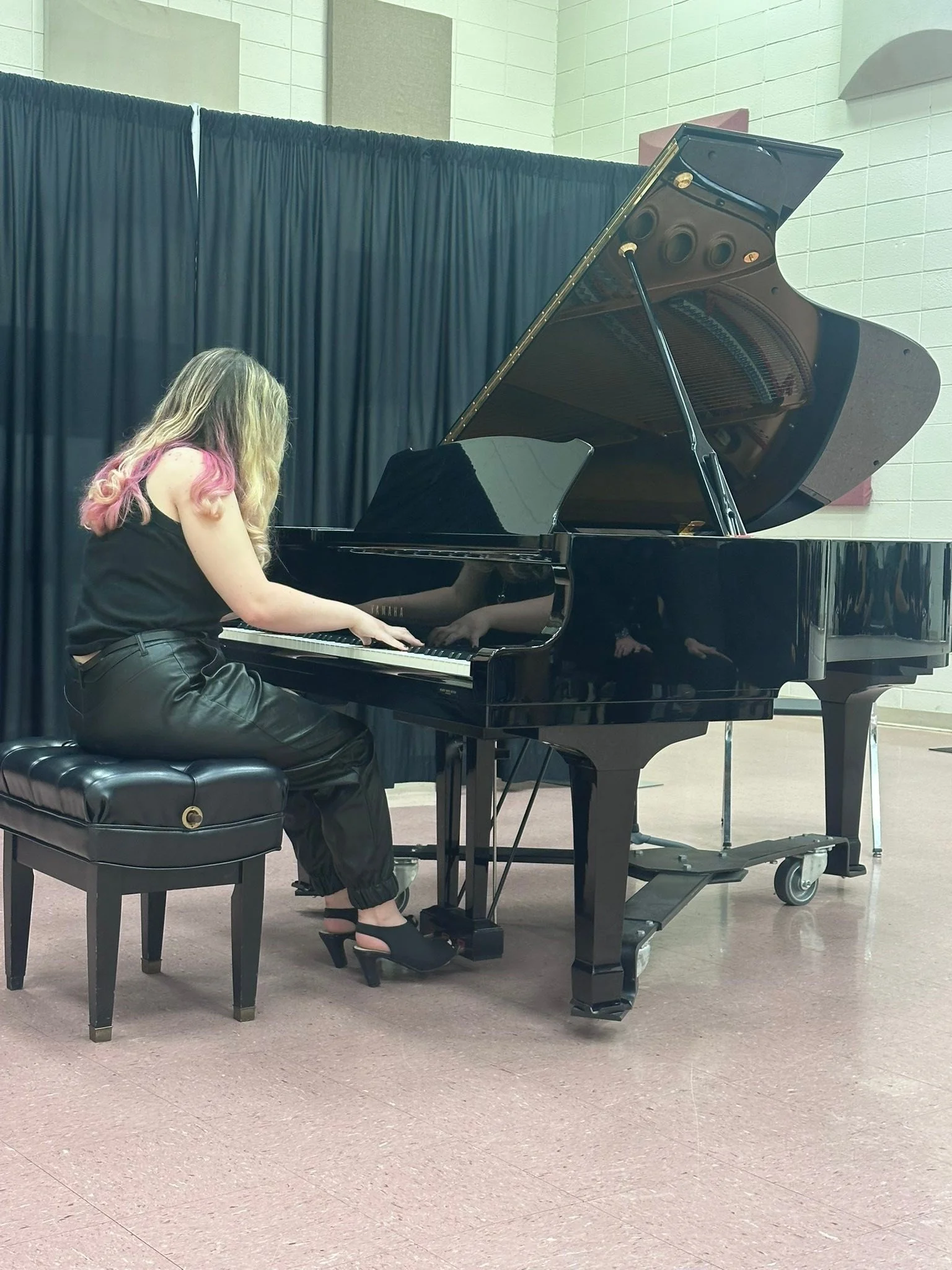Proud of all the students and guest artists from our community that performed today at Midday Music! How is it already midterm??? So glad to have wonderful students and colleagues 🥰 AND supportive wonderful parents and family members who show up tim