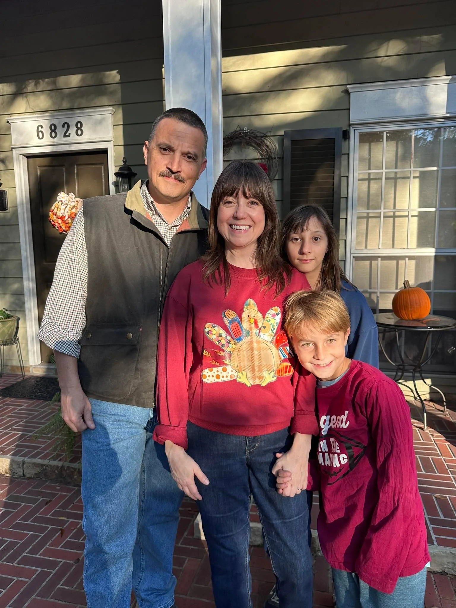 Happy day after Thanksgiving/calm before the crazy December schedule of concerts and events 🤪