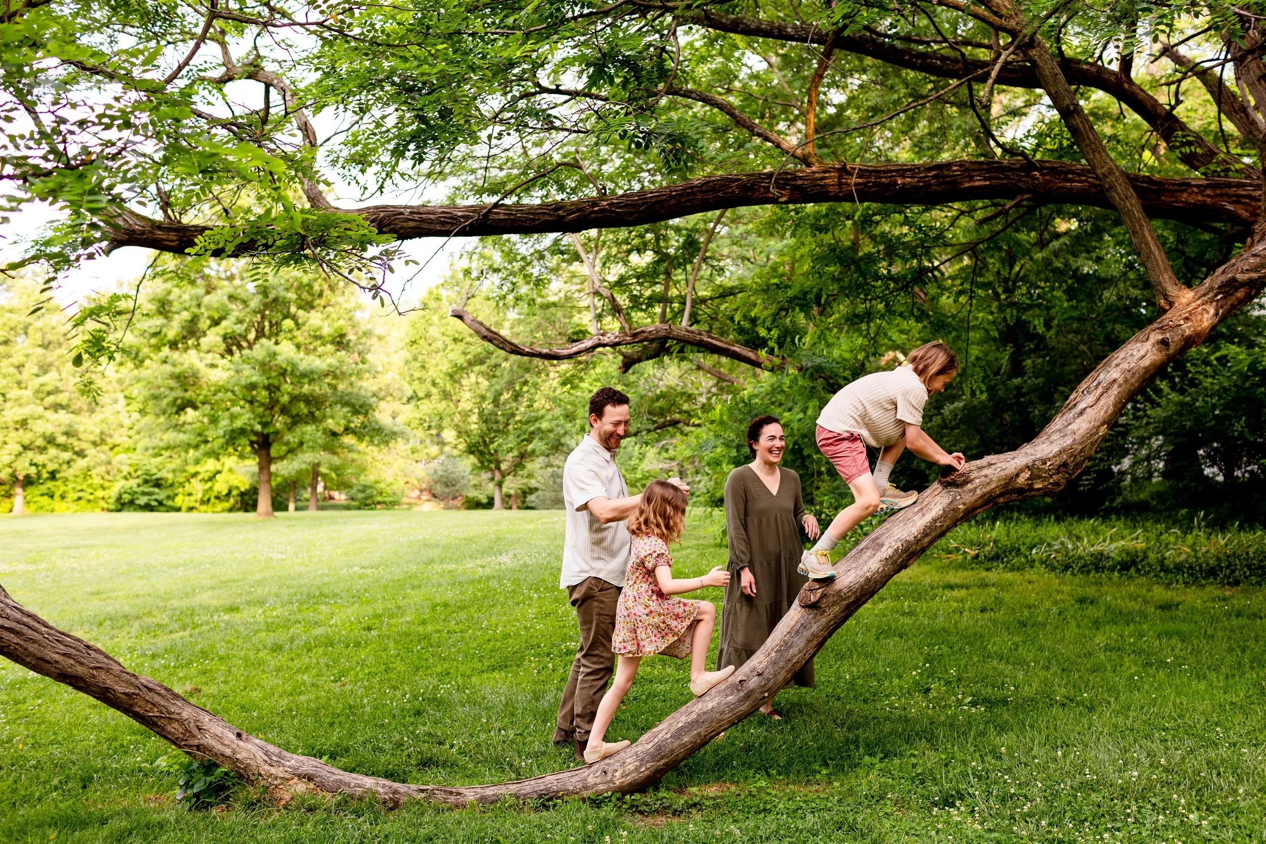 What a 2 hour family session looks like. Spaciousness, ease, laughter, stillness, coffee(!), twirling, running, reflection&hellip;etc. for your family it would be completely unique to you all. I love these sessions&hellip; in a fast paced world, let&