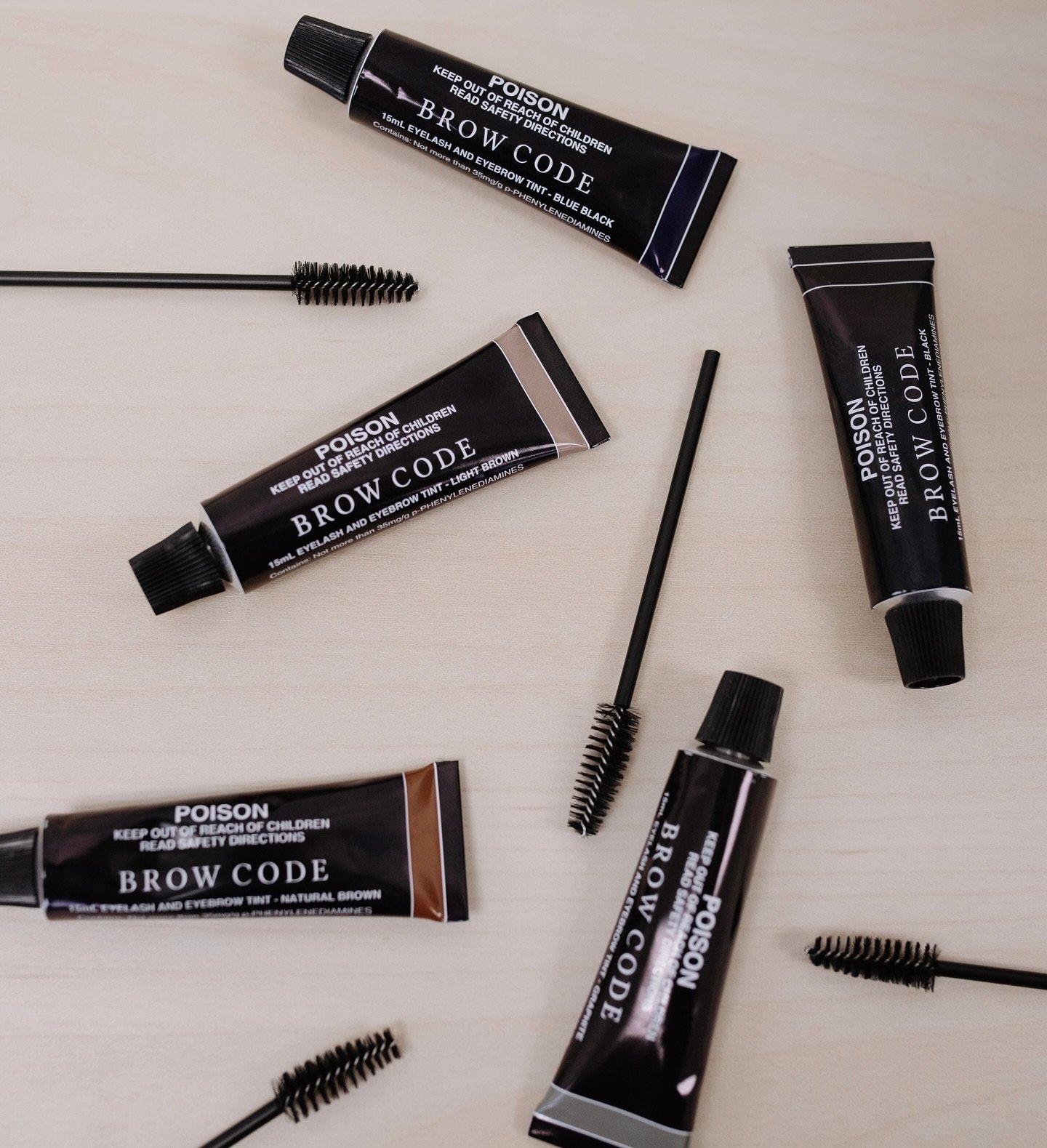 Brow tint with one of our favorite brands ✨
