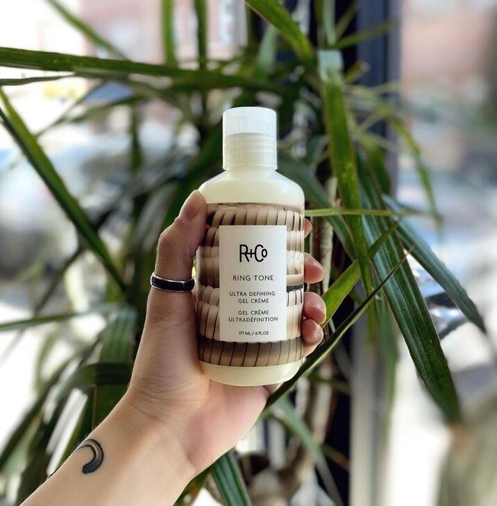 Curls needing some more definition? Elongate, smooth, and define curls with @randco's Ring Tone Ultra Defining Gel-Cr&egrave;me! This adds shine while locking out humidity ✨ Infused with nature's nourishing powerhouse, agave, this product helps contr