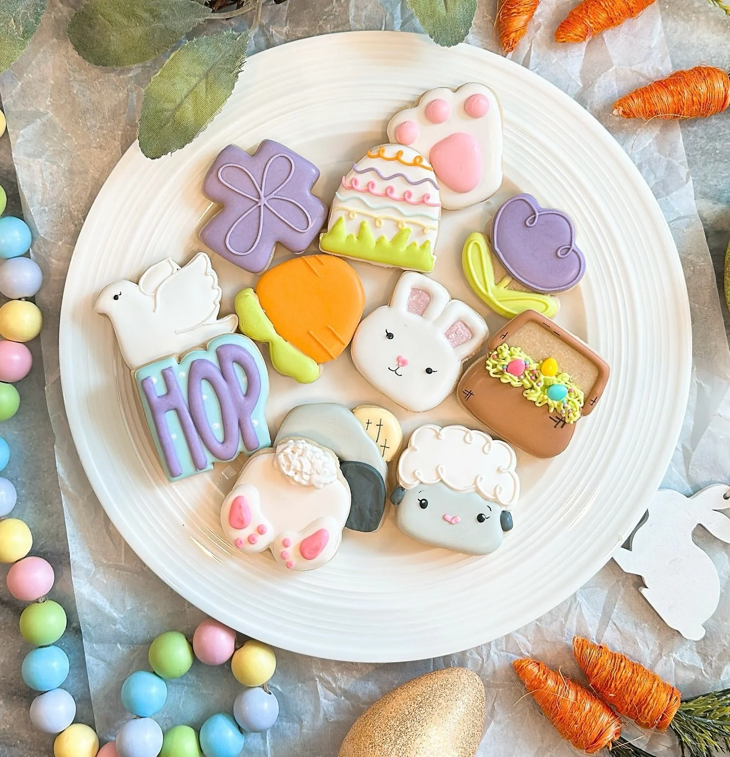 These Easter Minis are so adorable&hellip; 🐣🐰 
A little Flashback for your Friday feed. These are from last year&rsquo;s Easter. Happy Good Friday! ✝️

#easter #eastercookies #cottagebakery #minicookies #eastercookies🐰