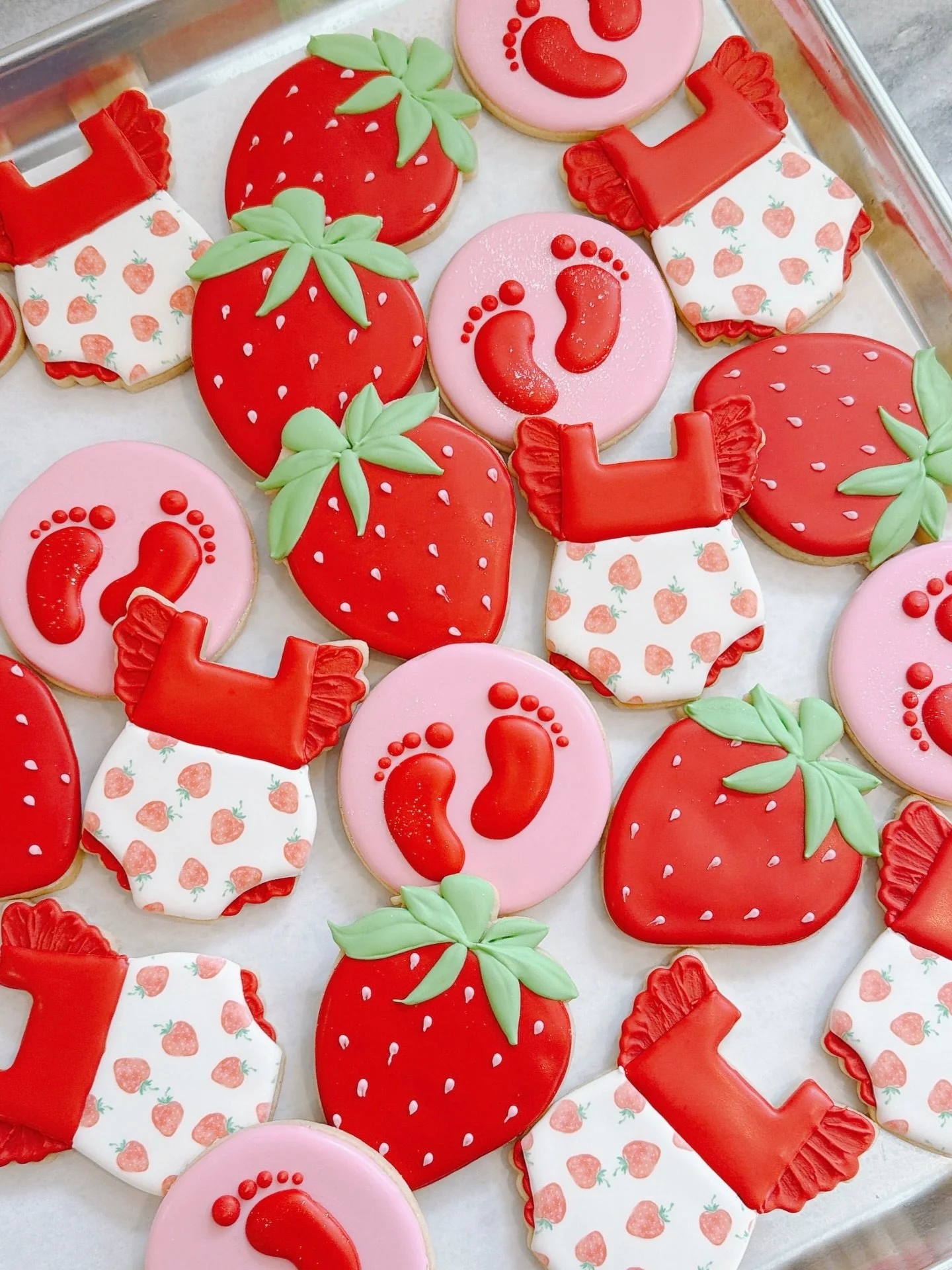 Happy Friday! 🍓Strawberry season is right around the corner. So let&rsquo;s celebrate a Berry Sweet Baby girl on the way! 

Printed: @eddie_edibleinkprinter 
Cutters: @thesweetdesignsshoppe @wellacookiecutterco 

#strawberrycookiea #royalicing #berr