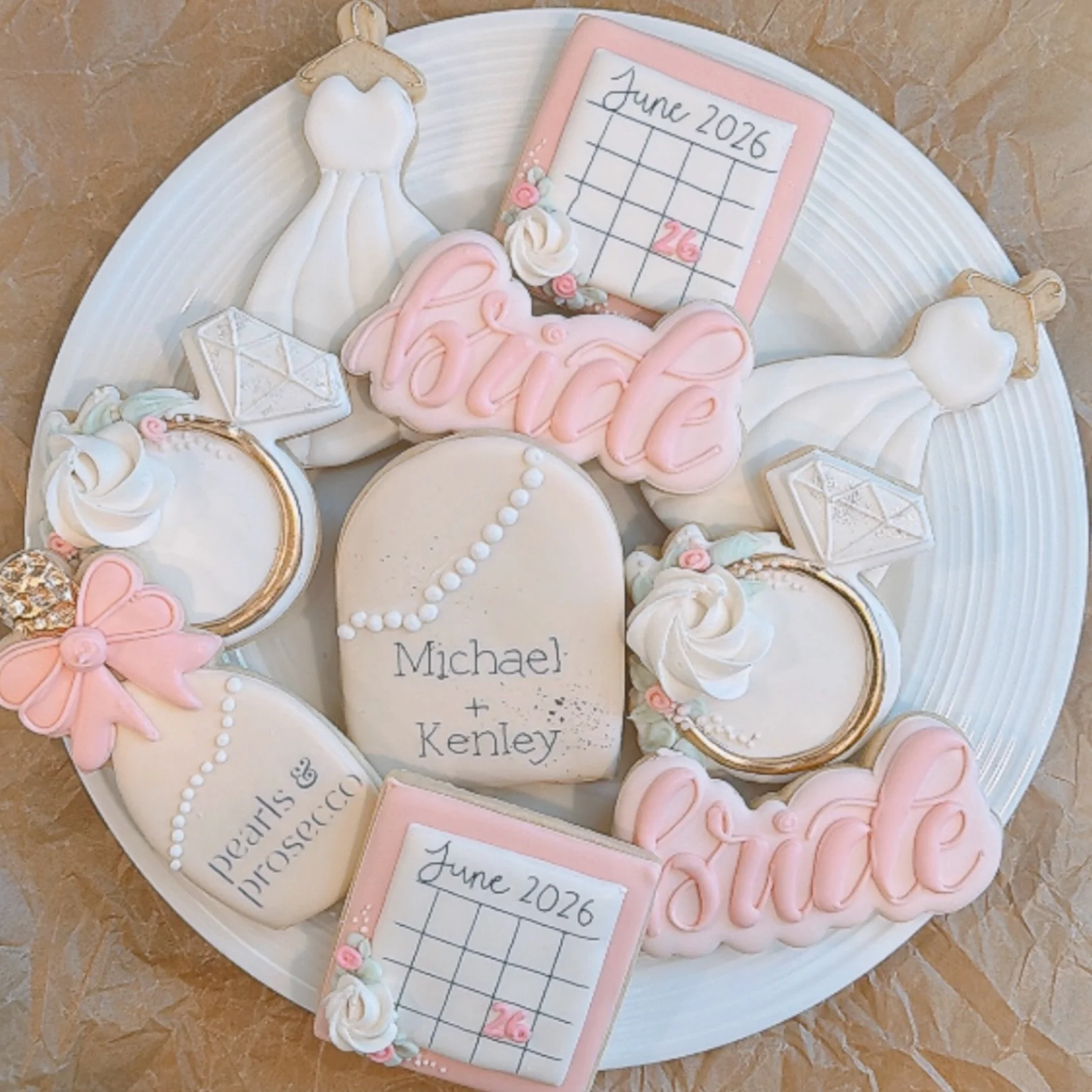 Bride to Be Cookies are always a must! 🌸🍾✨💖
Loved making these for Kenleys bridal shower. Thank you @tracy_wilson87 !

#sugarcookies #royalicingsugarcookies #bridalcookies #pearlsandprosecco #weddingcookies