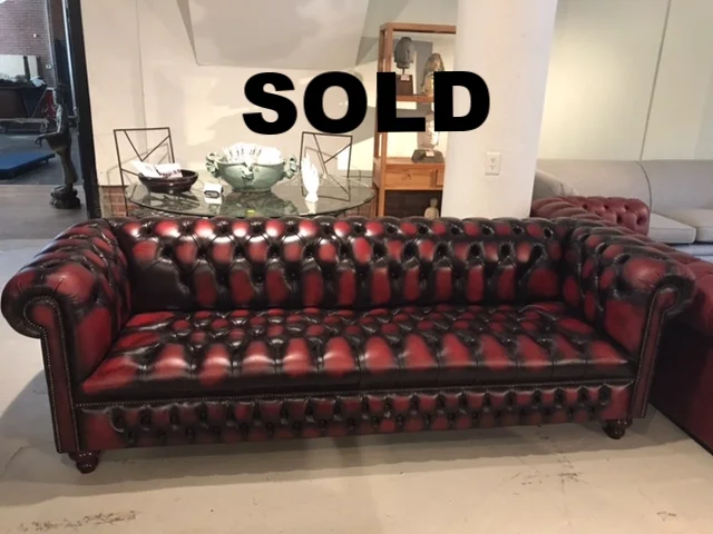 Windsor 4 Seater in Antique Red