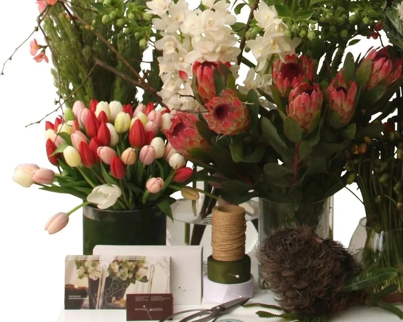 Birthday Flowers Melbourne. Botanic Flowers Melbourne 1300 820 920. Anniversary Flowers, funeral flowers, we create flowers for many specific occasions.