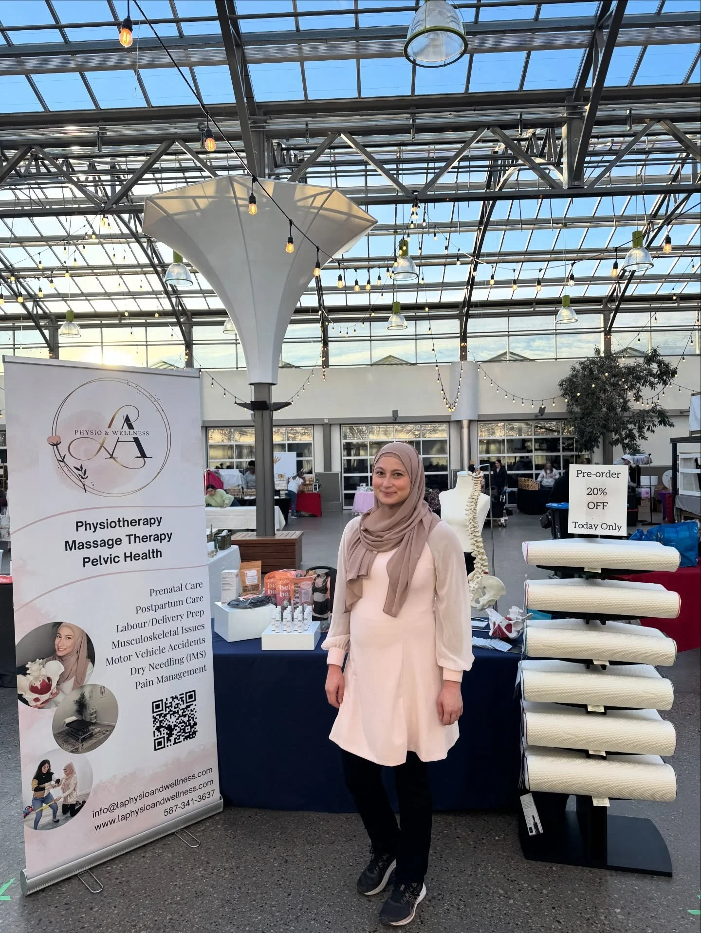 Thank you so much to everyone who stopped by, chatted with me, and showed your support @themommarket_edmonton. It was such a busy day, but getting out and connecting with you all was great!

A huge thank you to my amazing husband and my mom for helpi