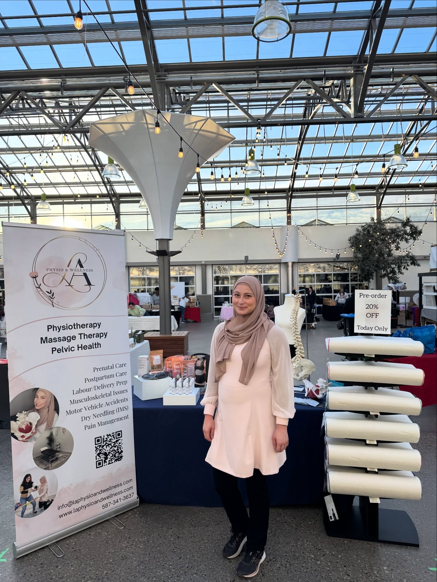 Thank you so much to everyone who stopped by, chatted with me, and showed your support @themommarket_edmonton. It was such a busy day, but getting out and connecting with you all was great!

A huge thank you to my amazing husband and my mom for helpi