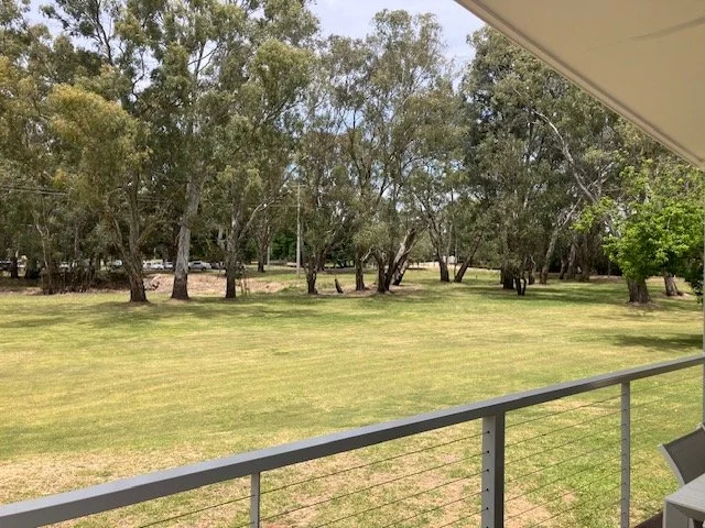 Premium Cabin 25 external view