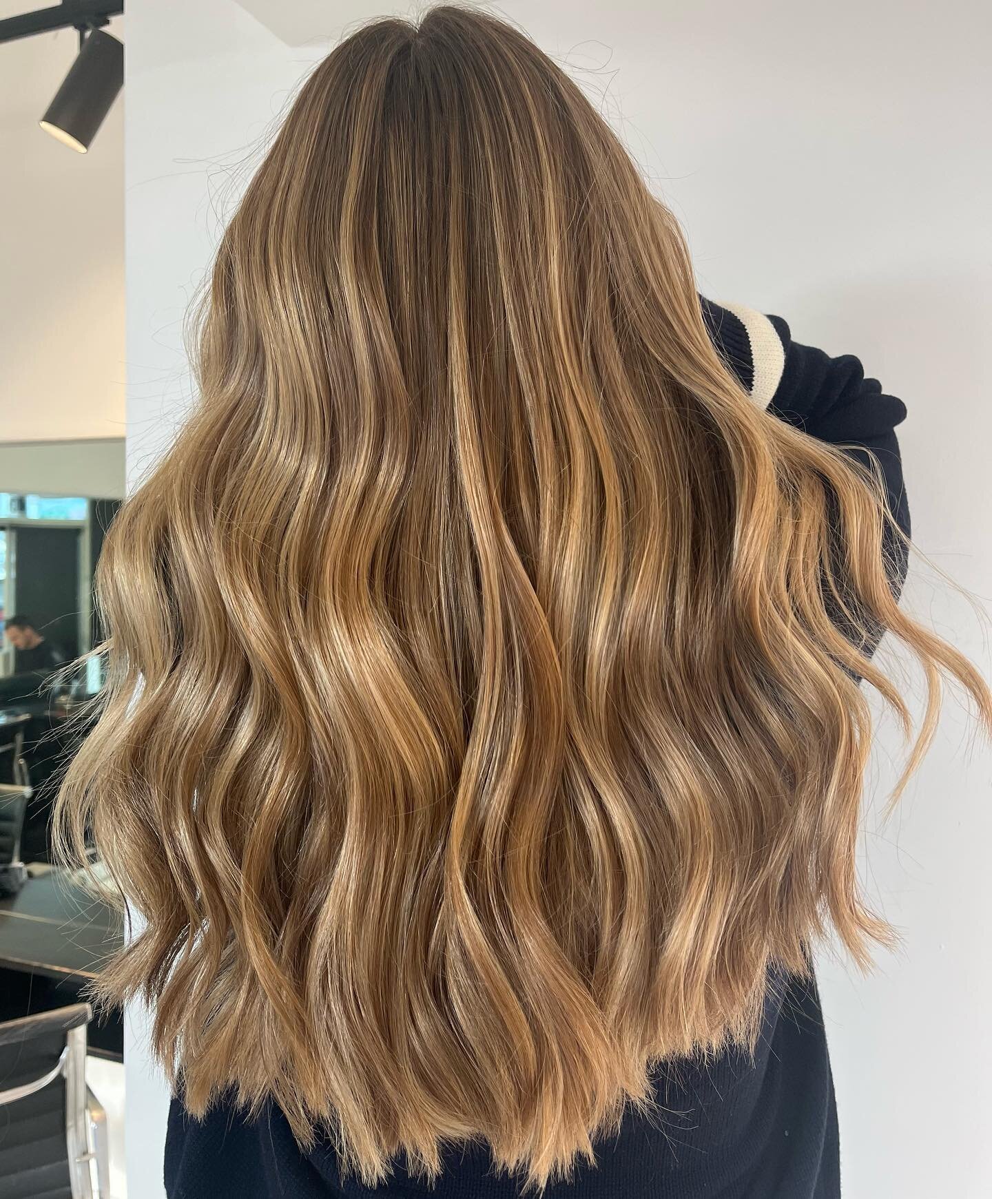 Full head balayage @hairbyemma_b 🤍