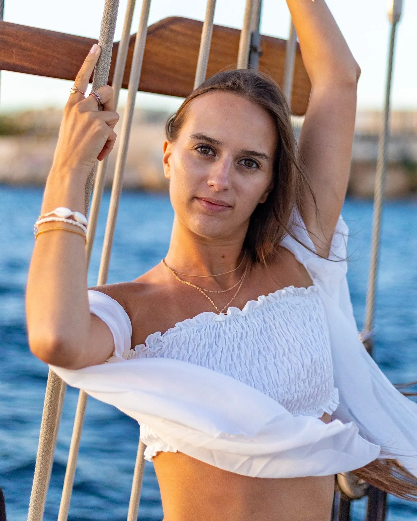 Sailing in Marseille with @sweet_little_flame 🧡 during the 7WT by @marjoriefz / ⛵️Sailboat @eleanormary_lesvoiles

Which one do you prefer (1,2,3 or 4) ?
Let me know ....

.
.
.
#workshopphotography #sailing⛵️ #pacaphotographer #marseille #voilier #