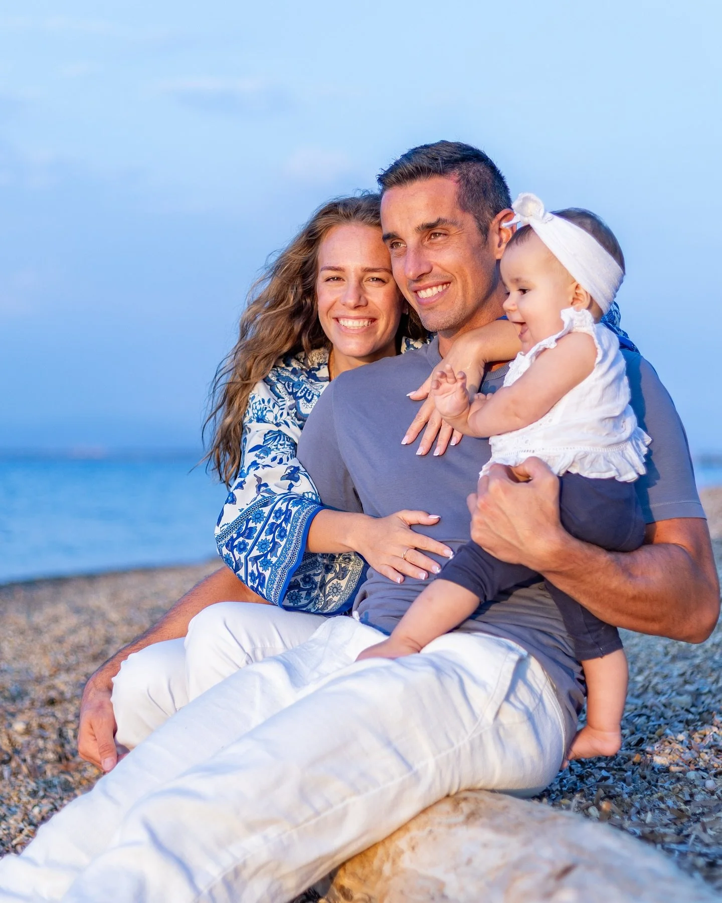 ✨Capturer ces petits instants qui deviennent de grands souvenirs ...
Une famille, des rires, des c&acirc;lins, et beaucoup d&rsquo;amour 🩷
🙏 Merci pour ce moment plein de tendresse...
.
Toi aussi, tu souhaites cr&eacute;er de beaux souvenirs en fam