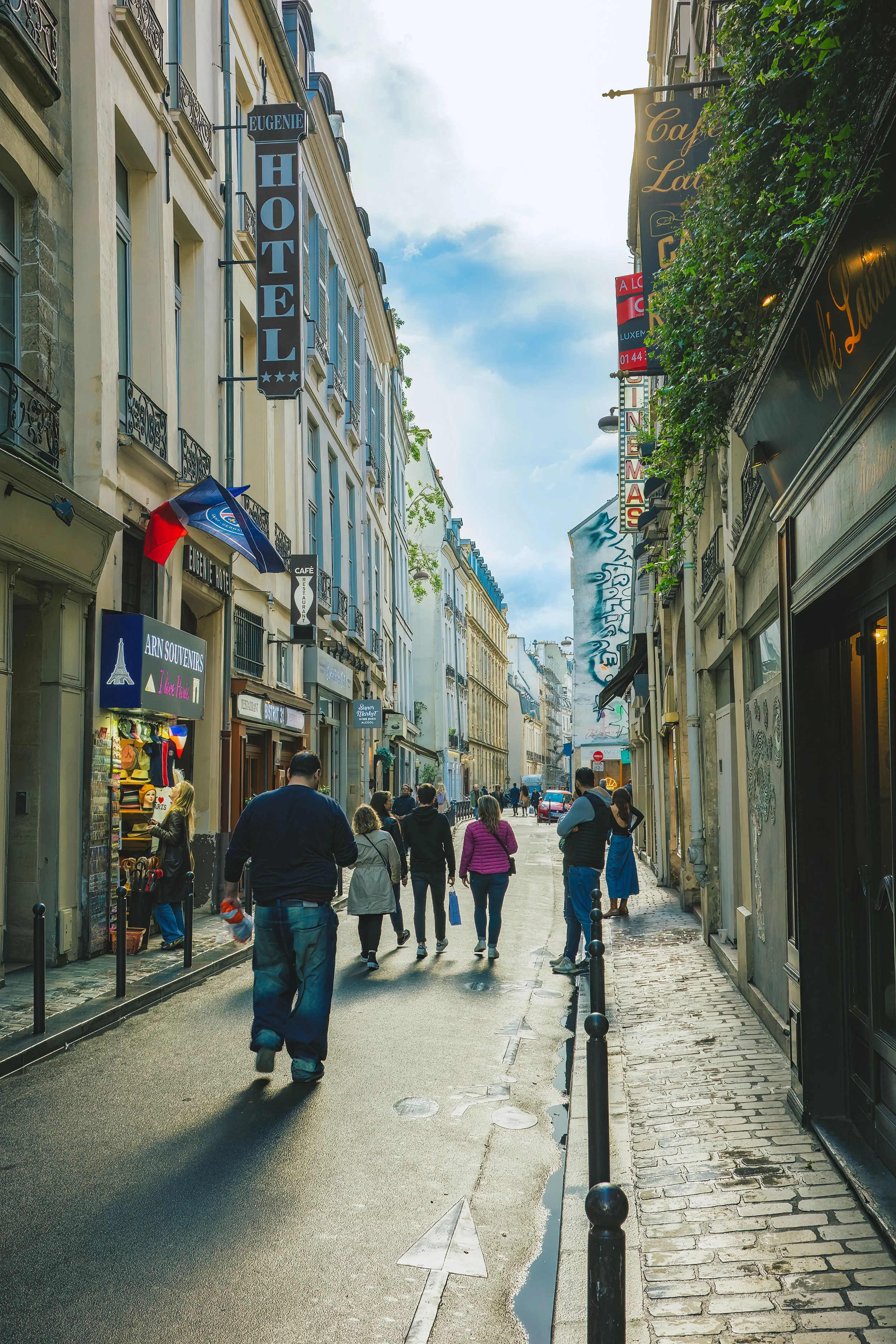 Paris_2023May07_1251-1 copy.jpg
