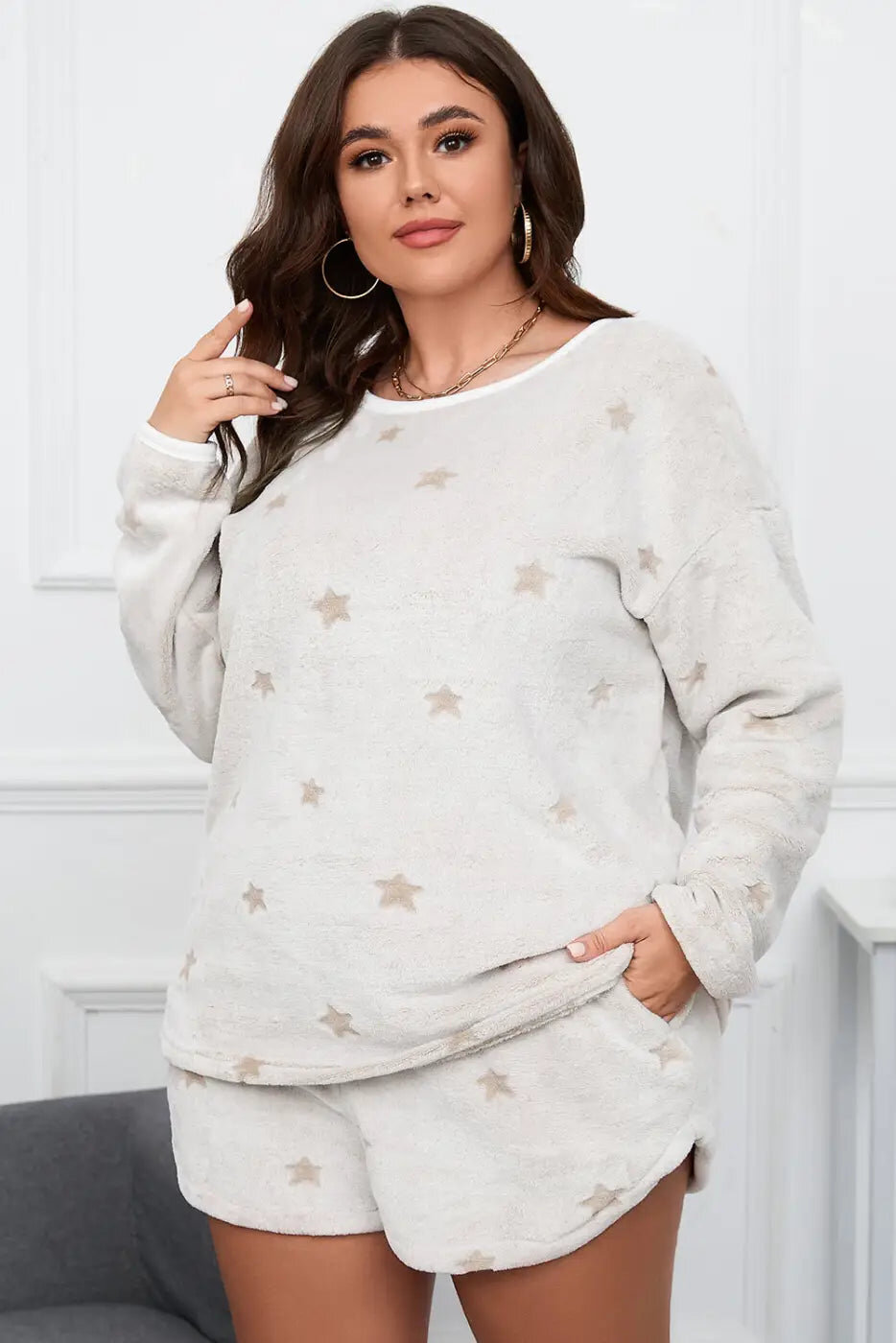 white-plus-size-plush-star-pattern-top-shorts-set-644.webp