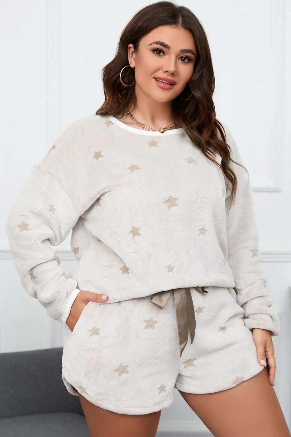 white-plus-size-plush-star-pattern-top-shorts-set-478.webp