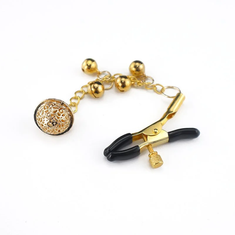 golden-bell-alligator-nipple-clamps-chain-03.jpg