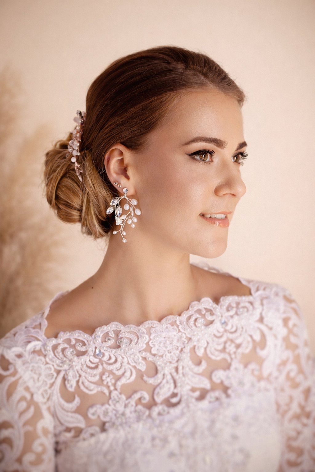 DENISSE Crystal pearl bridal earrings (2).png