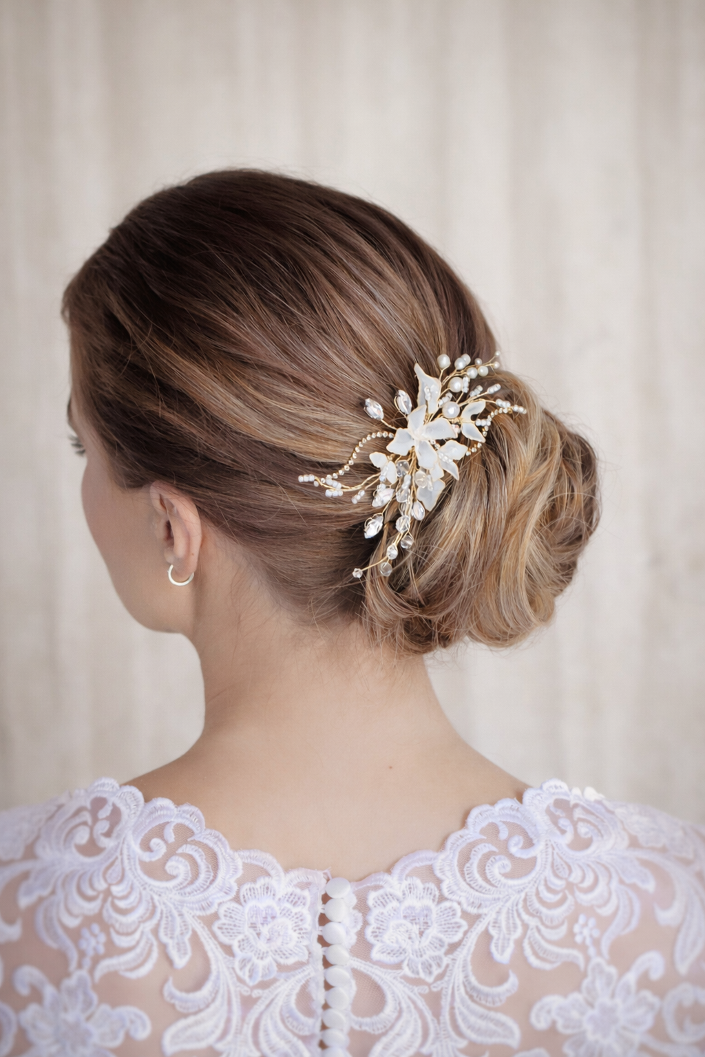 ELAINA Delicate Gold Flower Wedding Hair Pin with Pearls & Rhinestones