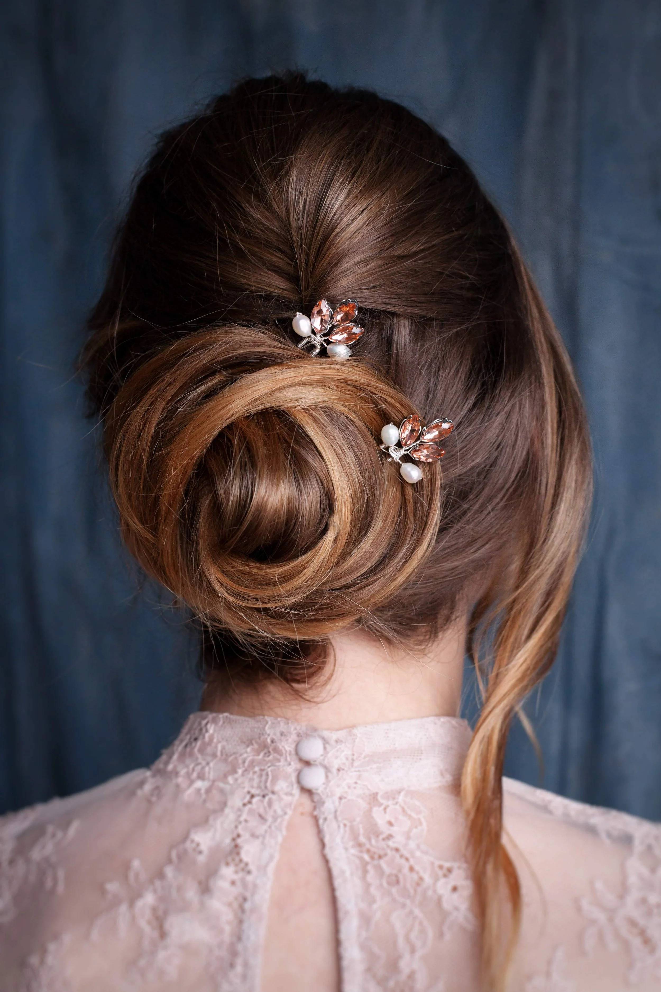 Peach bridal hair pins pearl.jpg