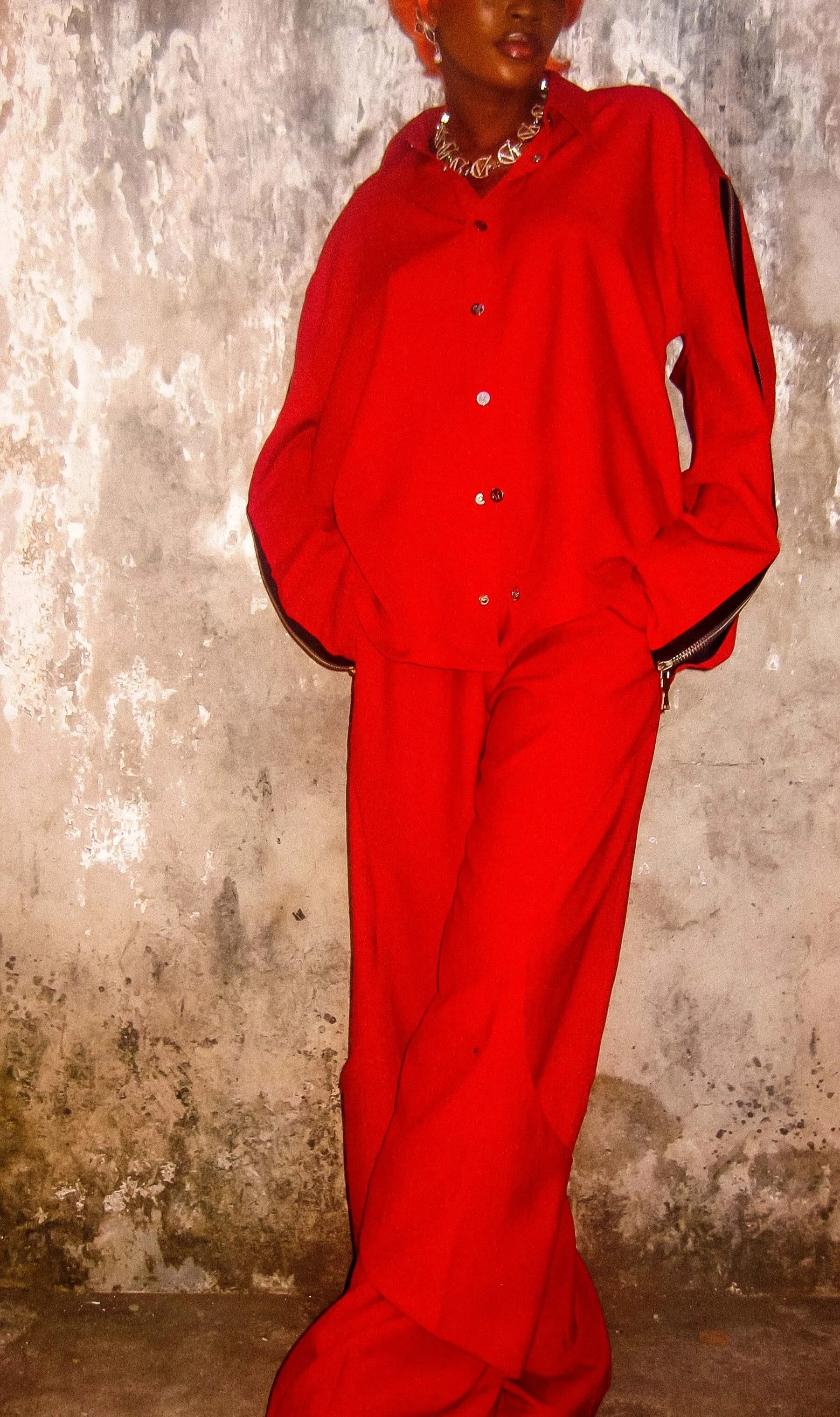 GVDS CONCAVE CUTOUT SHIRT