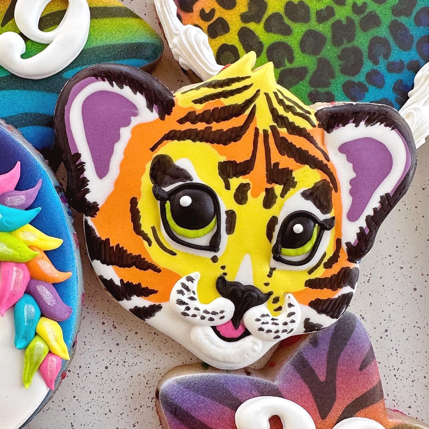 The #lisafrank closeups ❤️🧡💛💚💙💜

#lisafrankcookies #customcookiesatlanta #atlcookies #customsugarcookies #birthdaycookies
