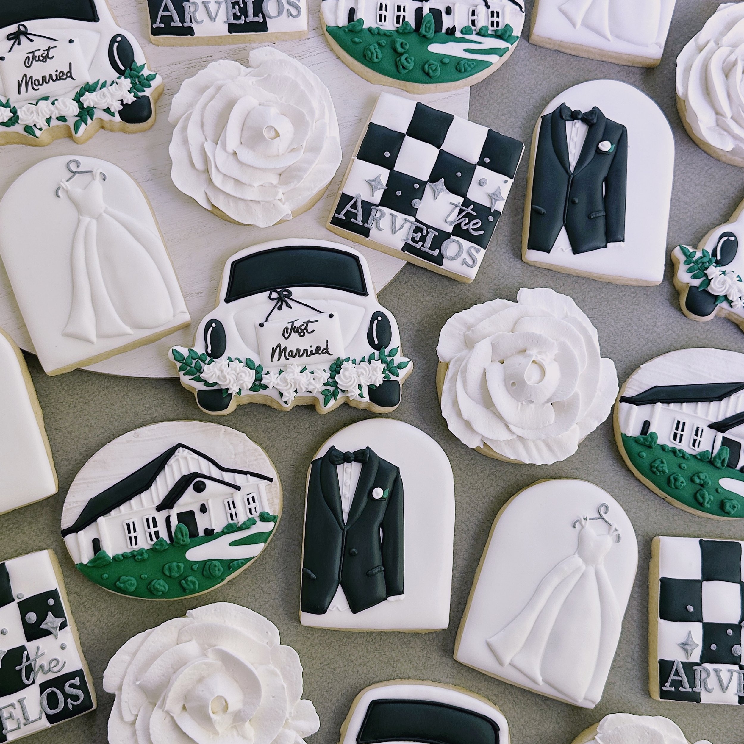 Classic wedding elegance in black and white 

#customcookiesatlanta #decoratedsugarcookies #atlcookies #weddingcookies #bridalcookies #blackandwhitecookies