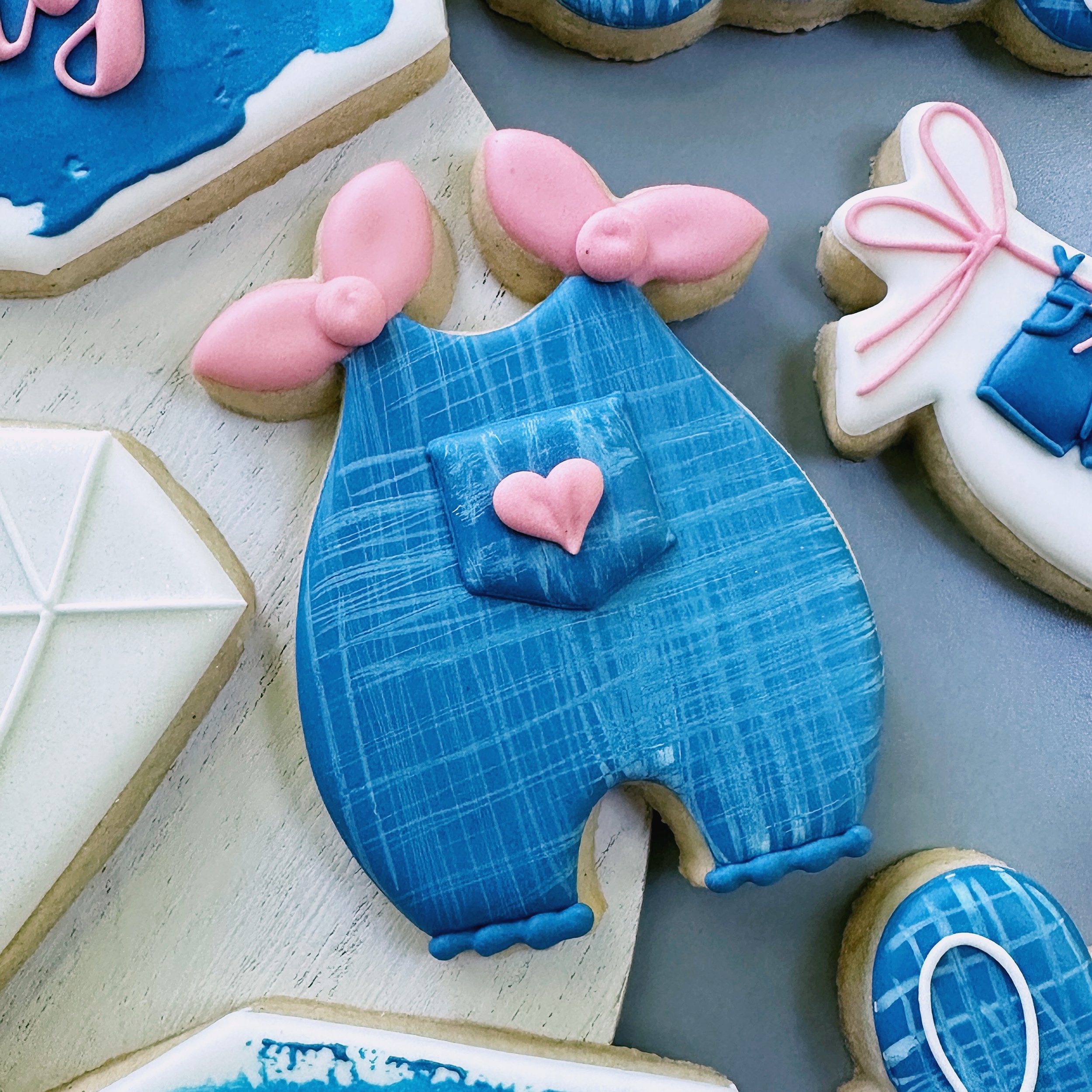 Denym and Diamonds closeups. 
I had a lot of fun with textures here. The itty bitty shorts and onesie have my heart! 

#denimanddiamonds #babyshowercookies #atlcookies #customsugarcookies #customcookiesatlanta
