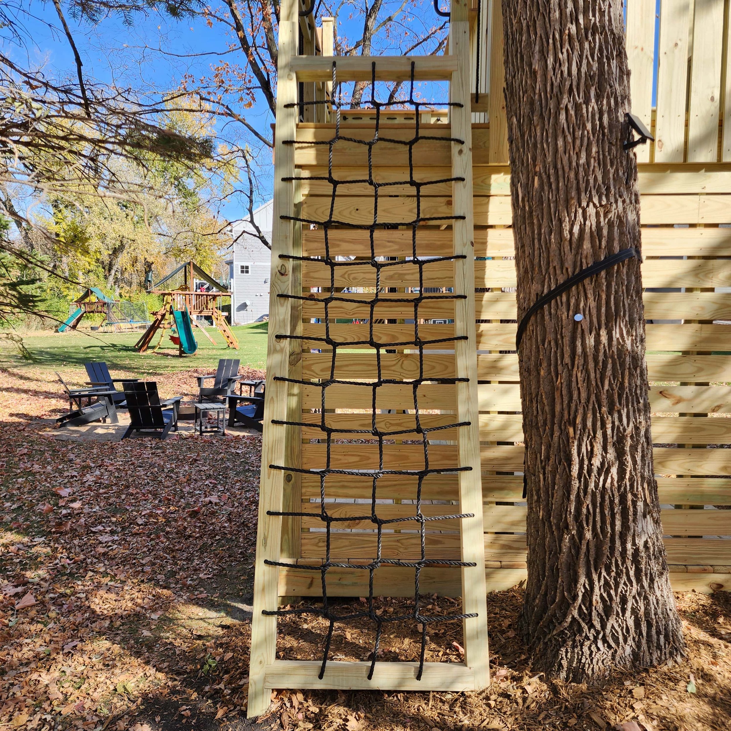 custom tree fort cargo net