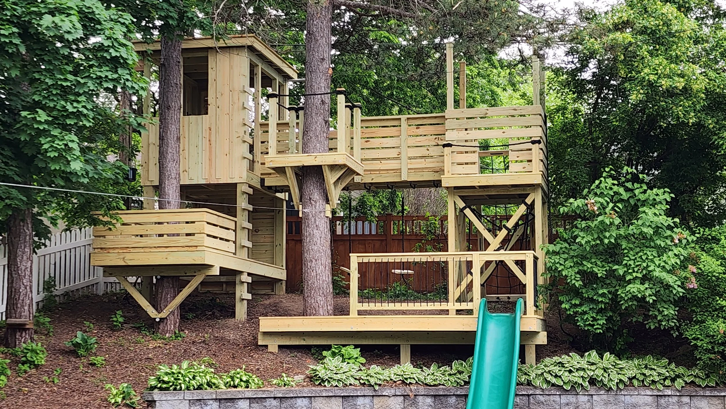 multiplatform-play structure-slide-zipline.jpg