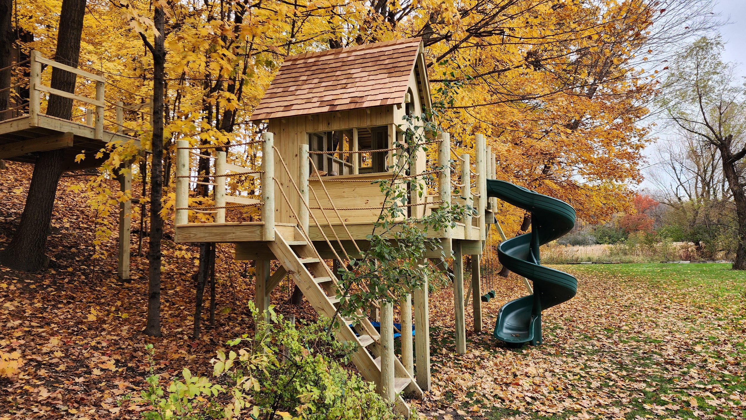 cedar-roof-on-play-structure.jpg