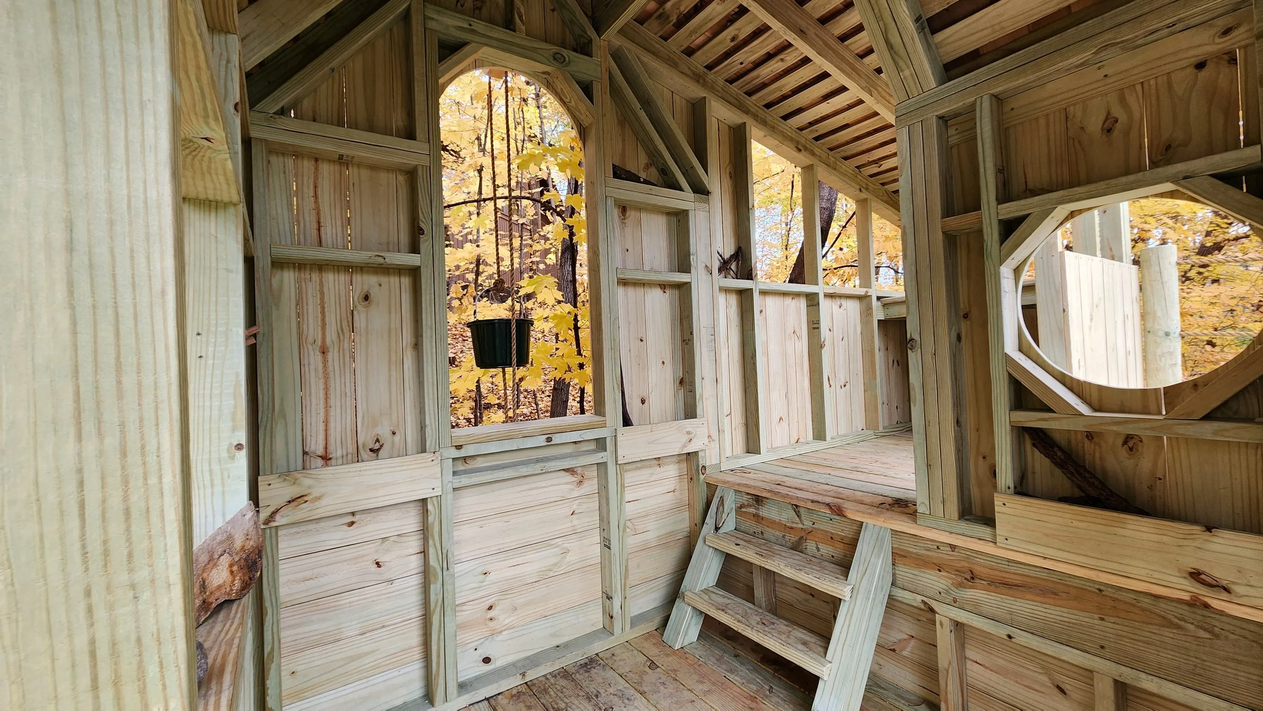 multilevel-clubhouse-interior-circle window.jpg