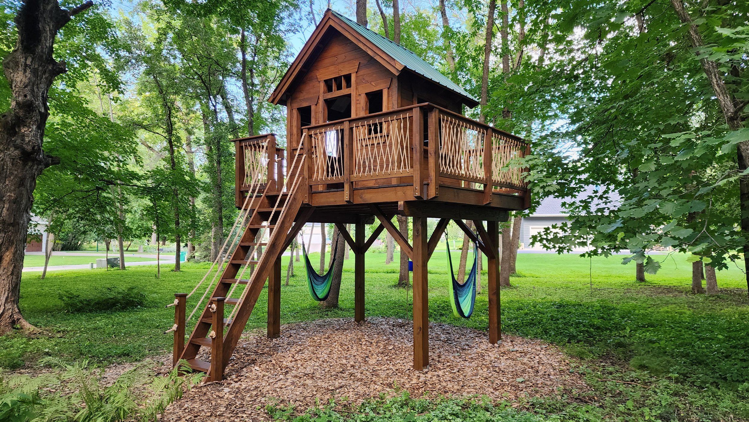 treehouse-rope-railings-ships-ladder-stained.jpg