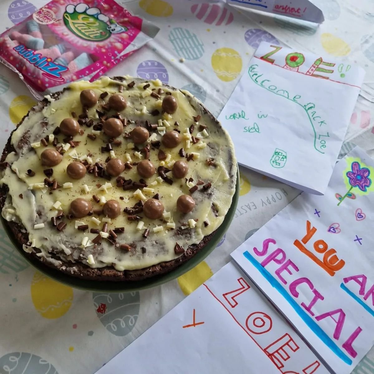 Look at this lovely welcome party the children at Jasper House organised for their much loved adult Zoe. Zoe was away for a month but finally is back where the children missed her so much! This cake looks delicious 😋 

Welcome back, Zoe! 💚