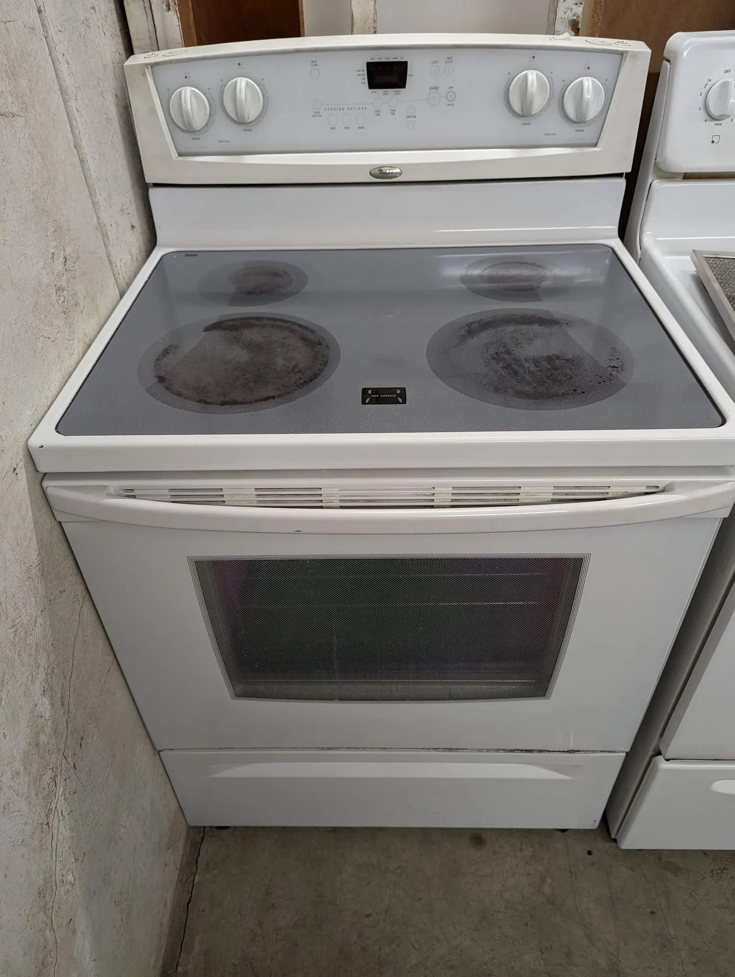 Whirlpool Electric Ceramic Top Stove - S1009 — Chilliwack New u0026 Used