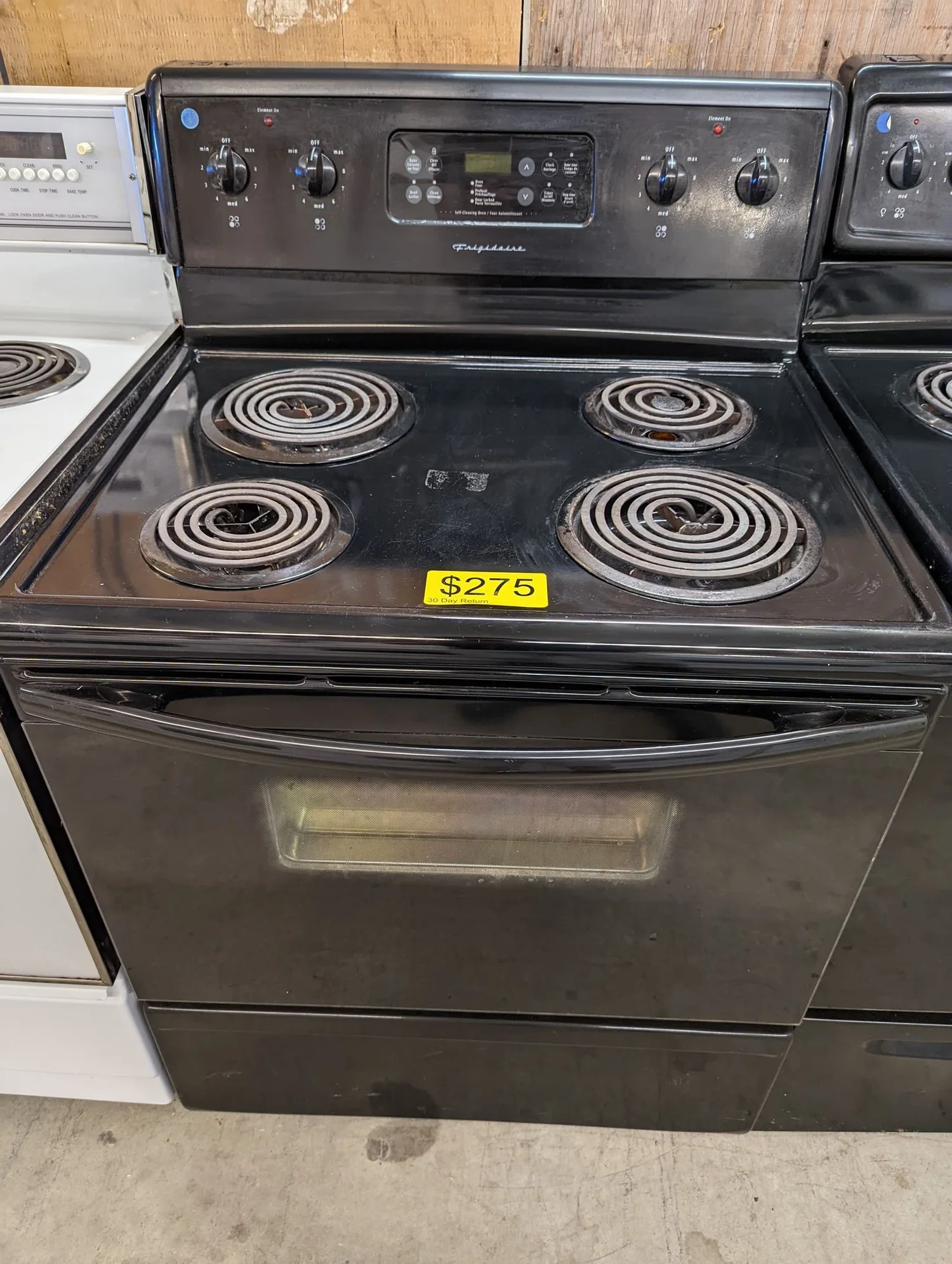 Frigidaire Electric Stove - S1021 — Chilliwack New u0026 Used