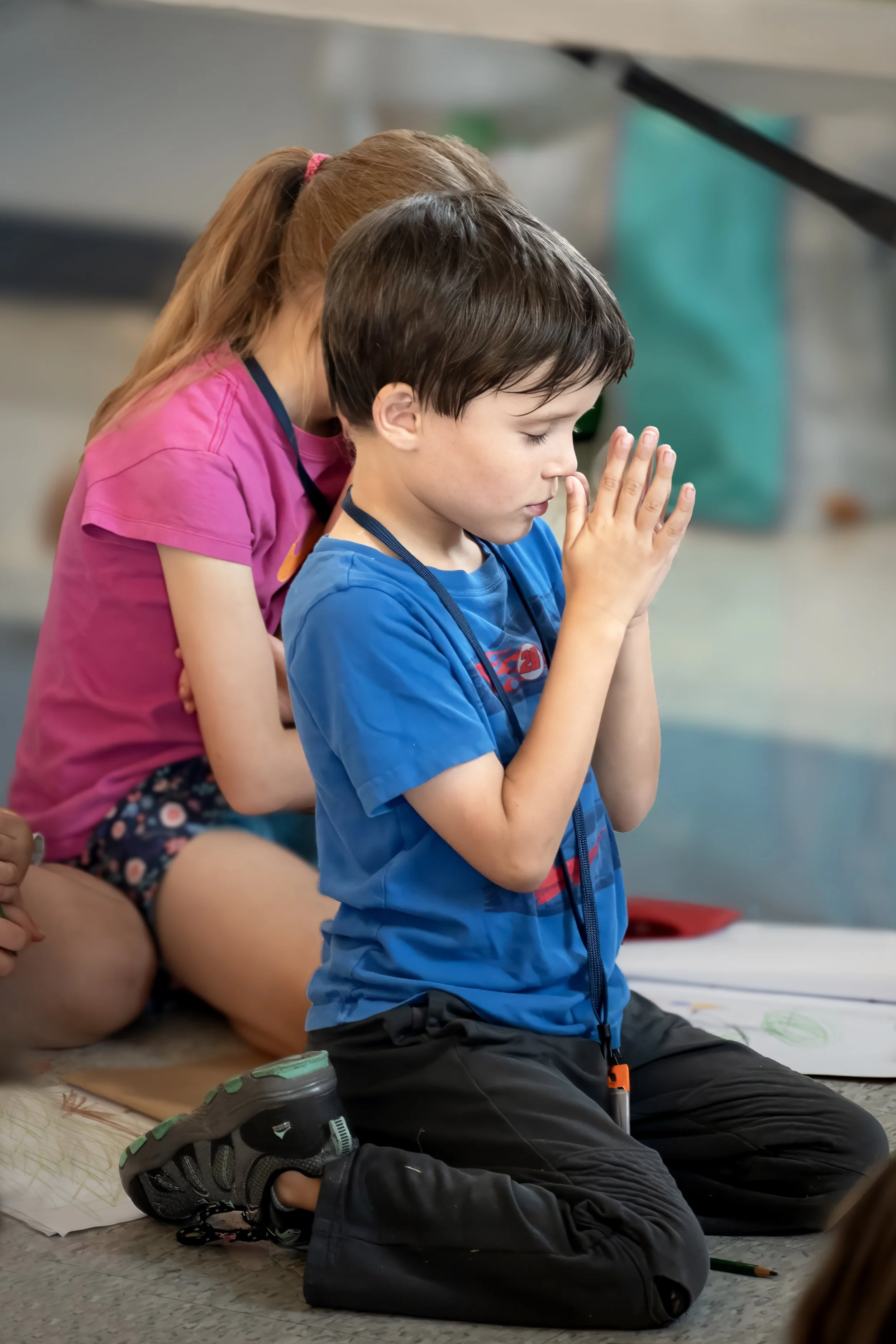 e praying boyJSW_4965.jpg