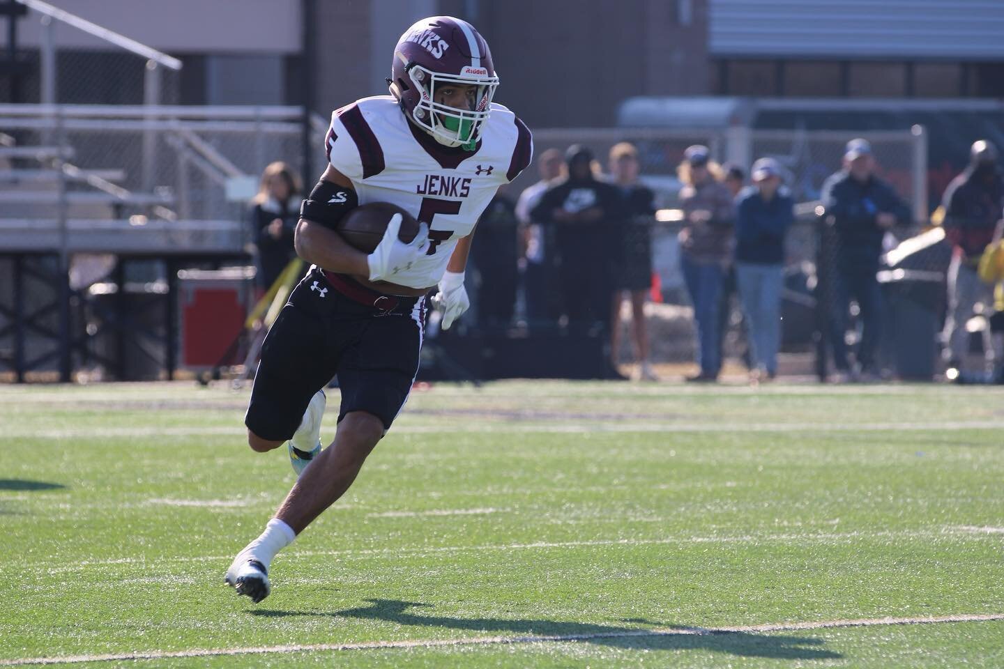 Some of our favorite highlights from today&rsquo;s game against Bixby🏈🏟️Have a fun and safe rest of your Thanksgiving break Trojans!!🌟
📸: @sador_dagim 
#jenkstrojantorch