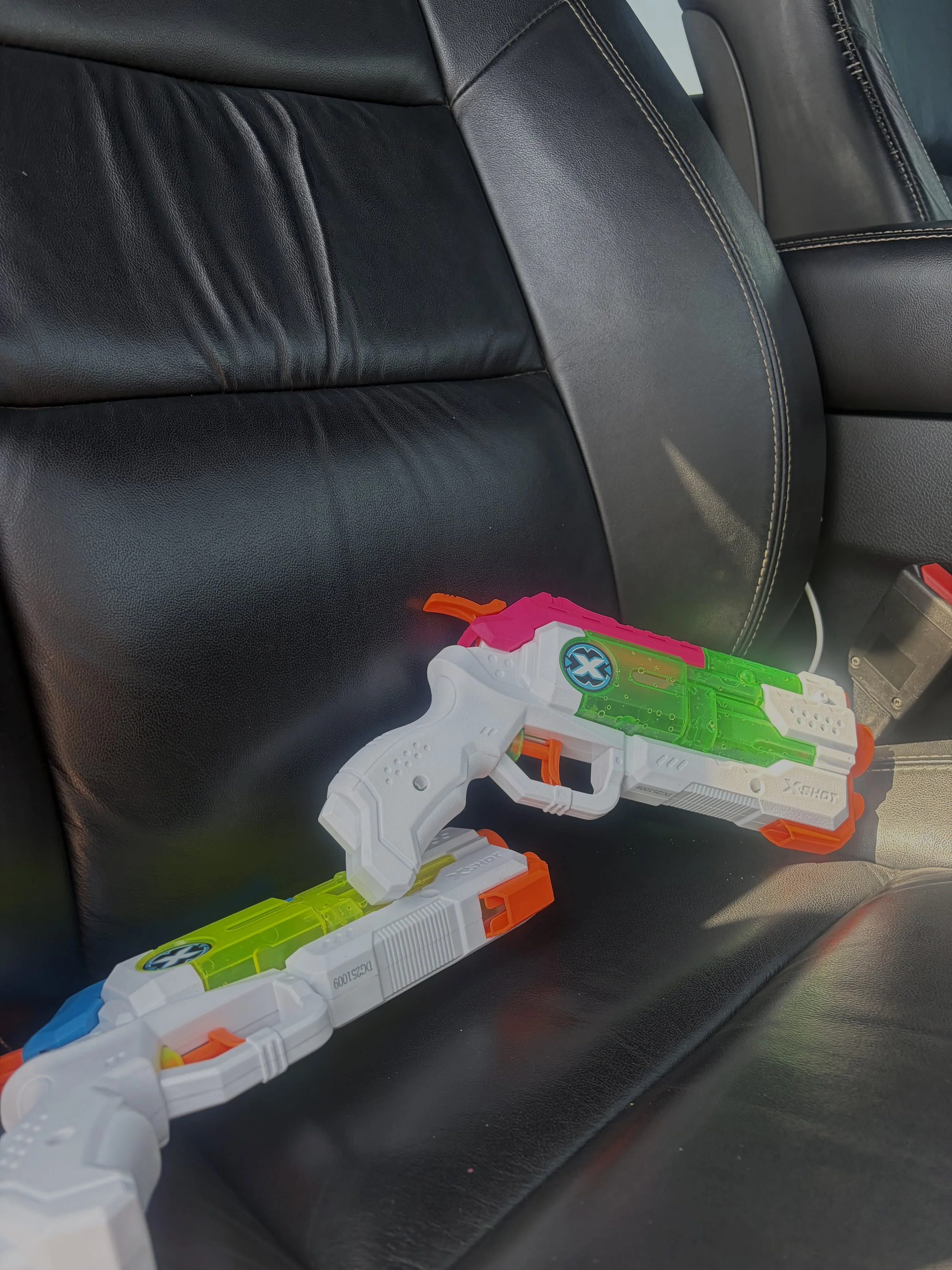 Alt: water guns in students car