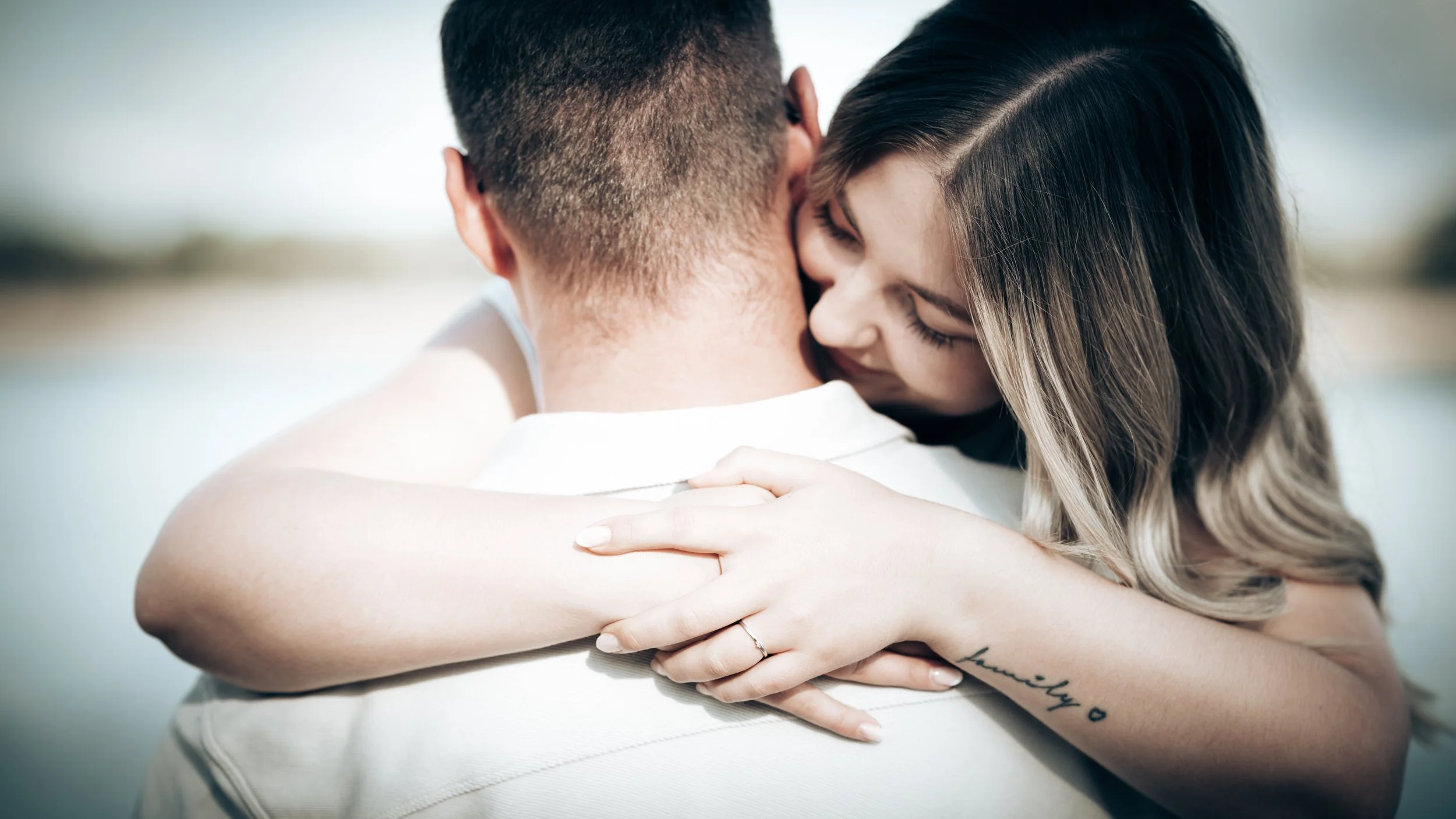 Pre-Wedding-Fotoshooting am Rhein