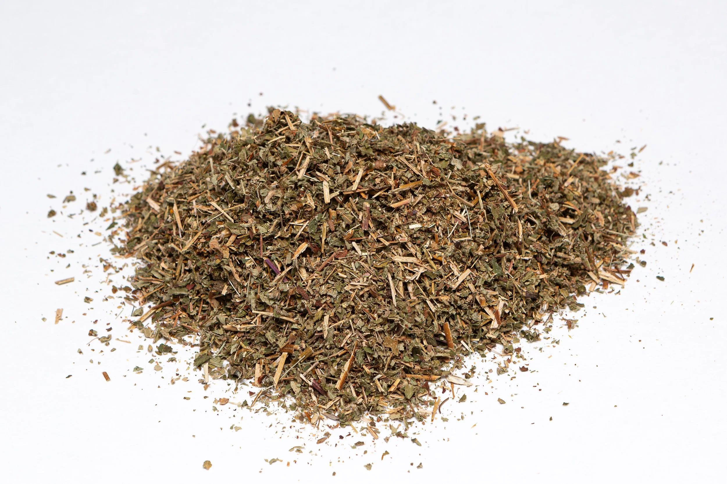 Raspberry leaf, dried, cut & sifted - by the pound