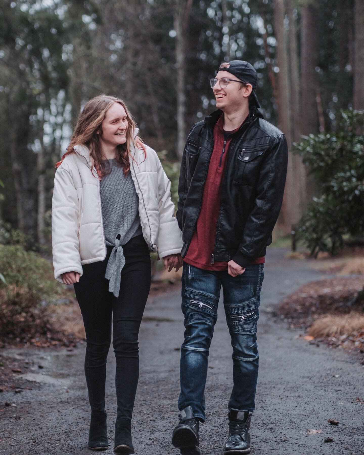 Oh would you look at that, more walking shots! I love doing photos with these 2 and I can&rsquo;t wait for our next photoshoot 😁

#photoshoot #photography #couplesphotos #couples #walkingshots #pnw #fujifilm #fujifilmxt4 #bestfriends #myfujifilmlega