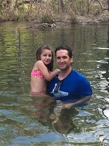 Vin Hoey - ut6dDMQ7UzhsXbsM9H27H7OhEU134myJBdWQb_6IN2Jy3EDHSms8Y4NybLM4.jpg