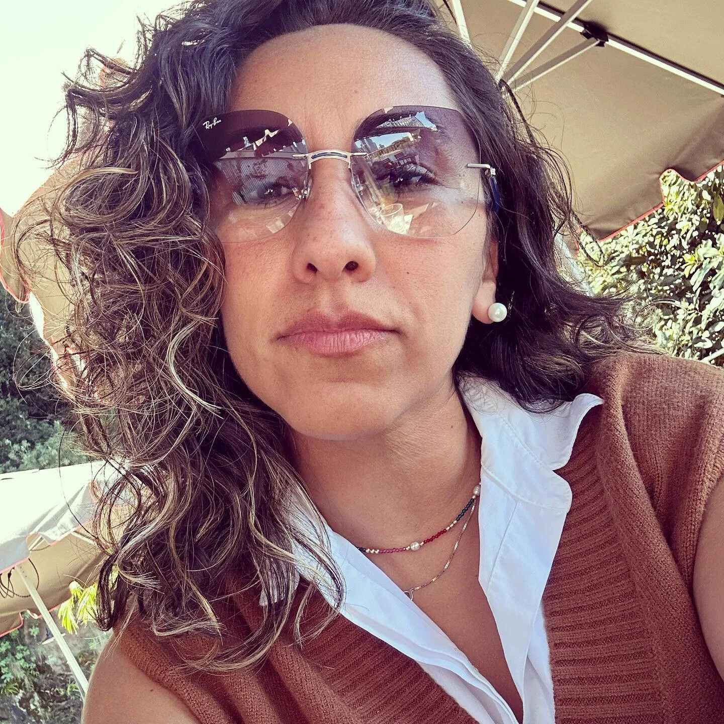 See the world through your own lens 😎

#sunnies #positivemindset #sunniesmaketheoutfit #personalstylistbrisbane #womenfashion #raybanstyle #squaresunnies #sunglassesfashion