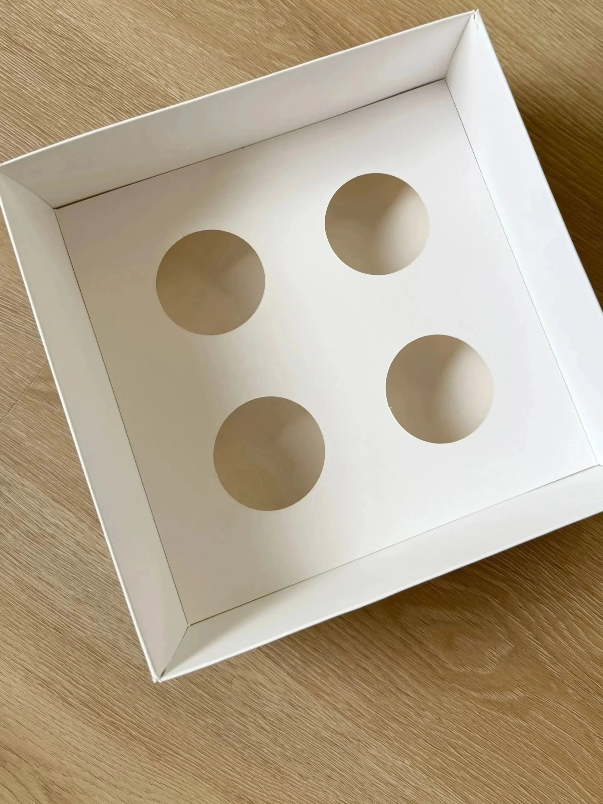 4 Hole Cupcake Box - wider spaces - full clear lid - 5 Pack